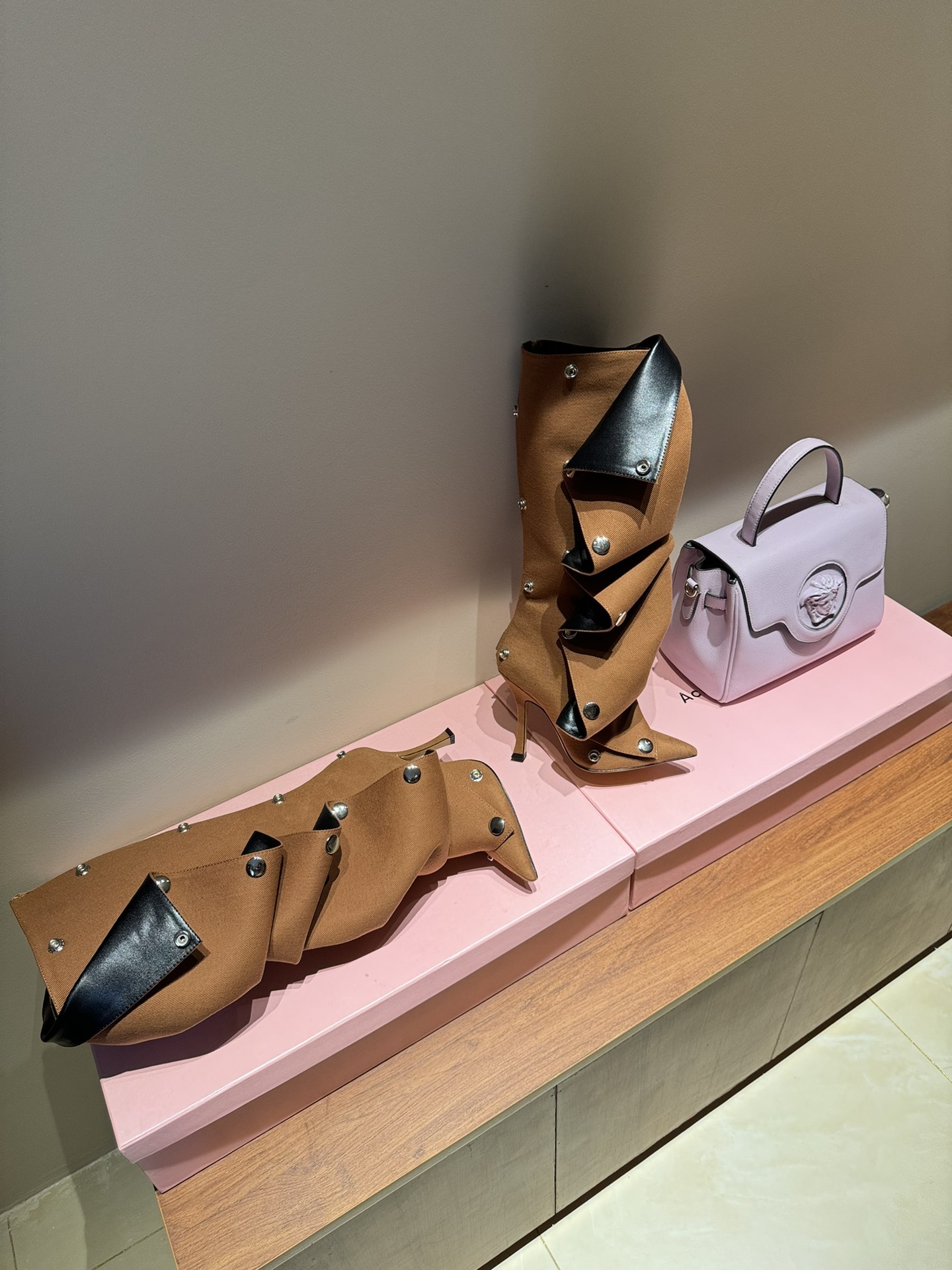Fashion Show Essential: Iconic Jeans and Boots with Customizable Details