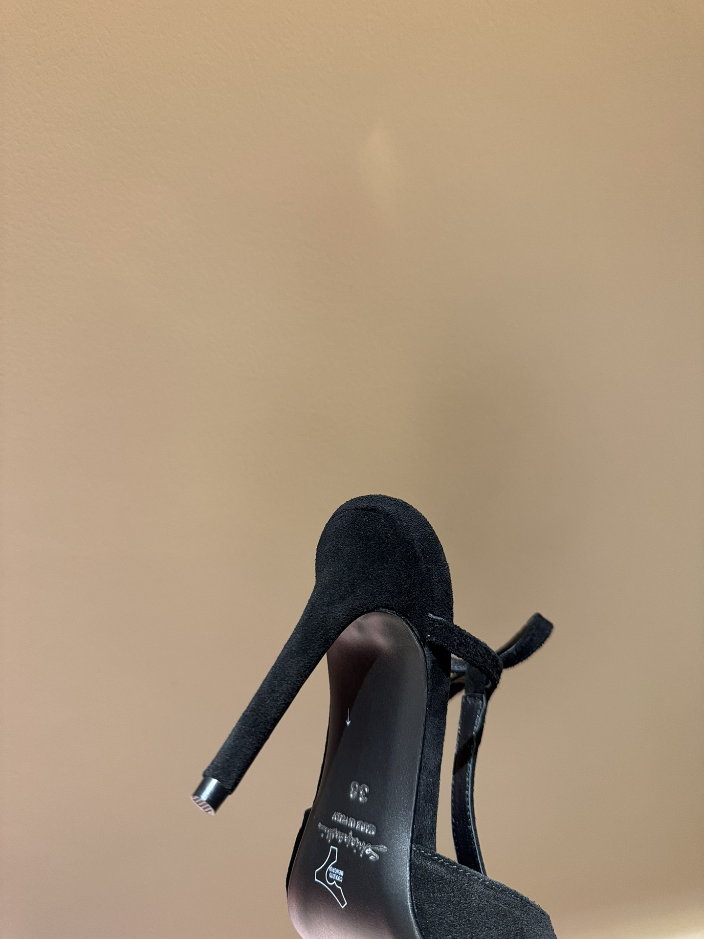 Schiaparelli FW24 Collection: Golden Toe Heels and Real Gold Details - 图片 8