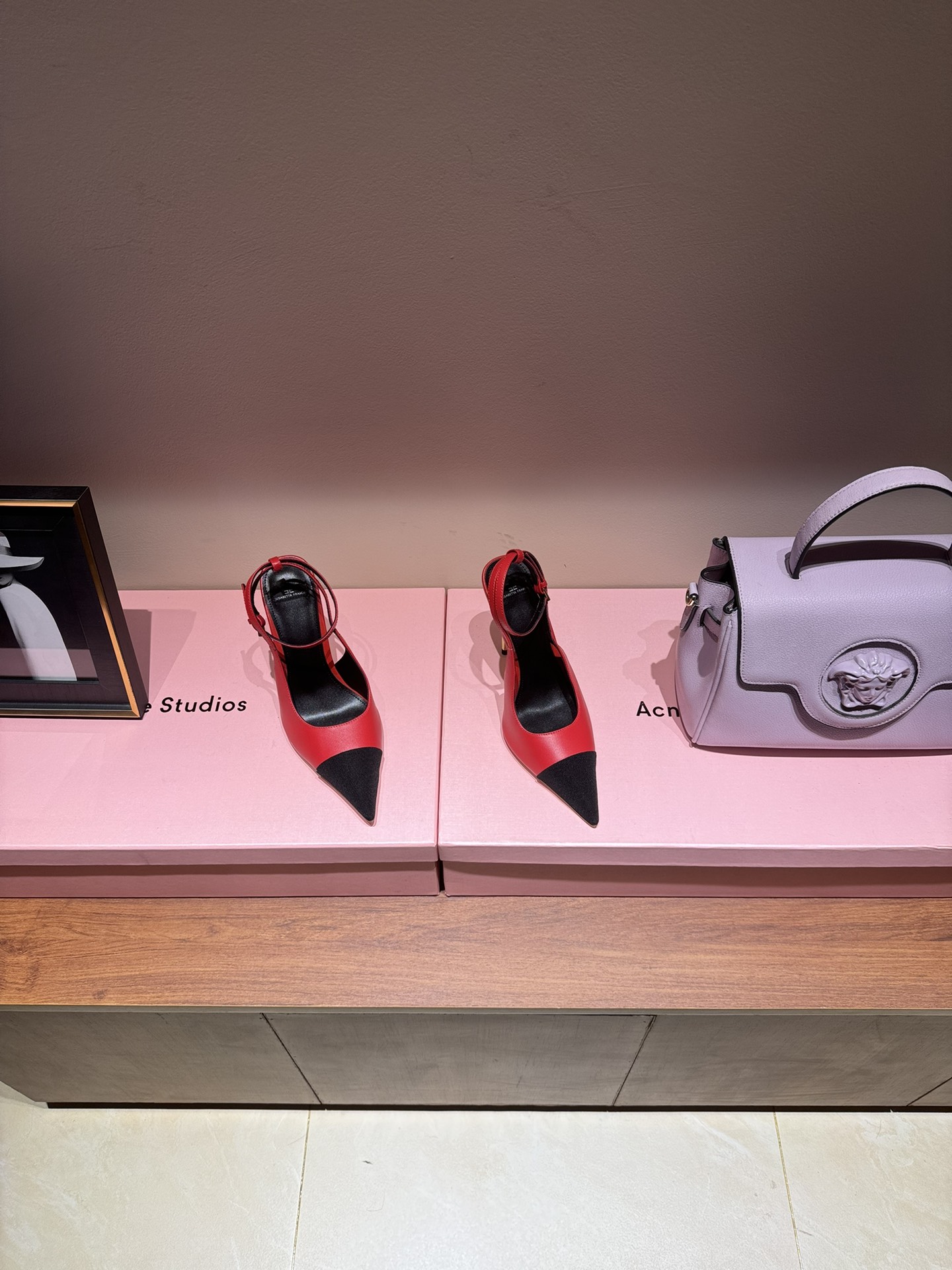 Luxurious French Heels: Elisabetta Franchi Fashion Show Highlights 630 Collection - 图片 2