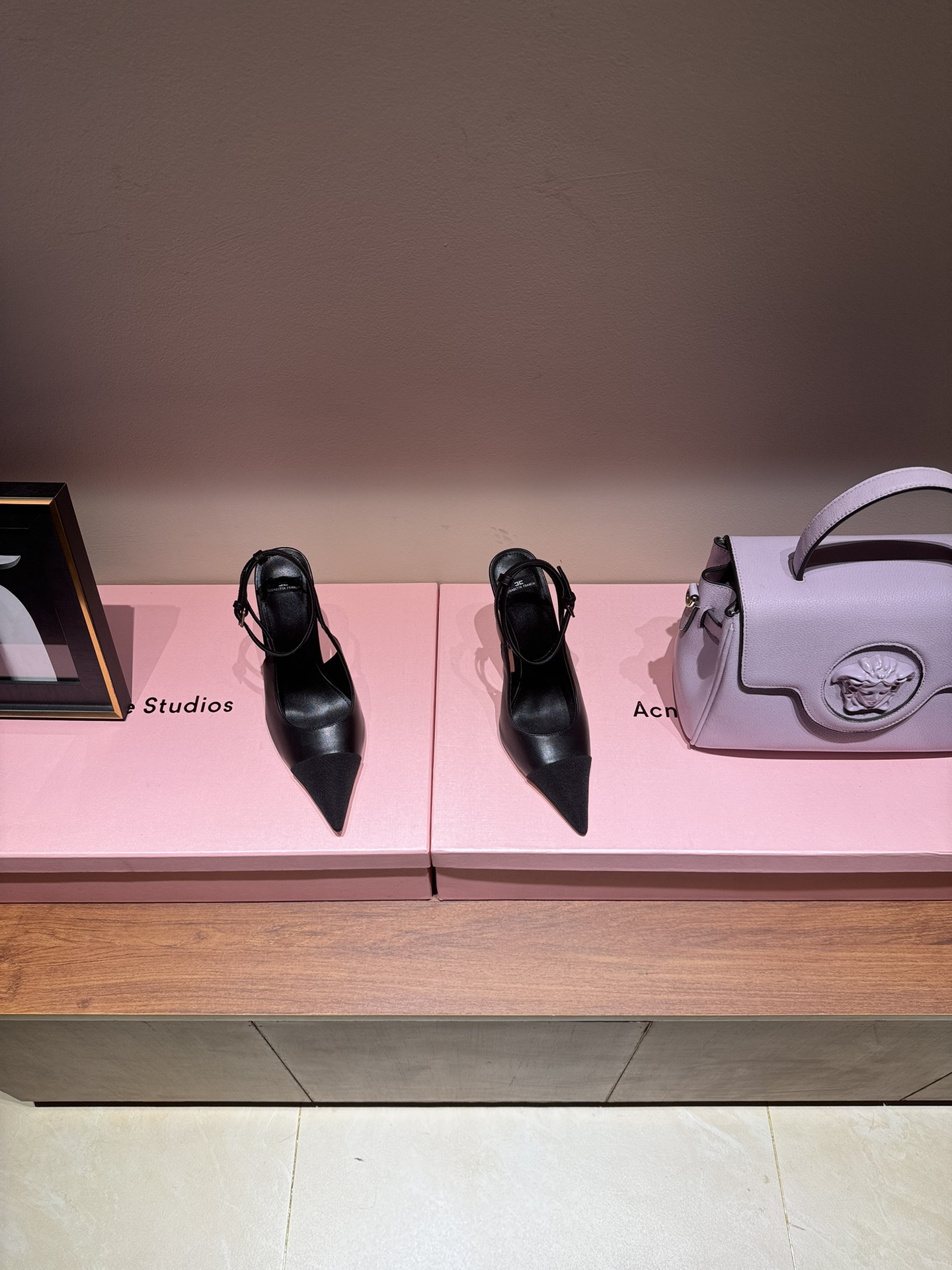 Luxurious Elisabetta Franchi French Heels: Light, Elegant, and Stylish Collection. - 图片 2