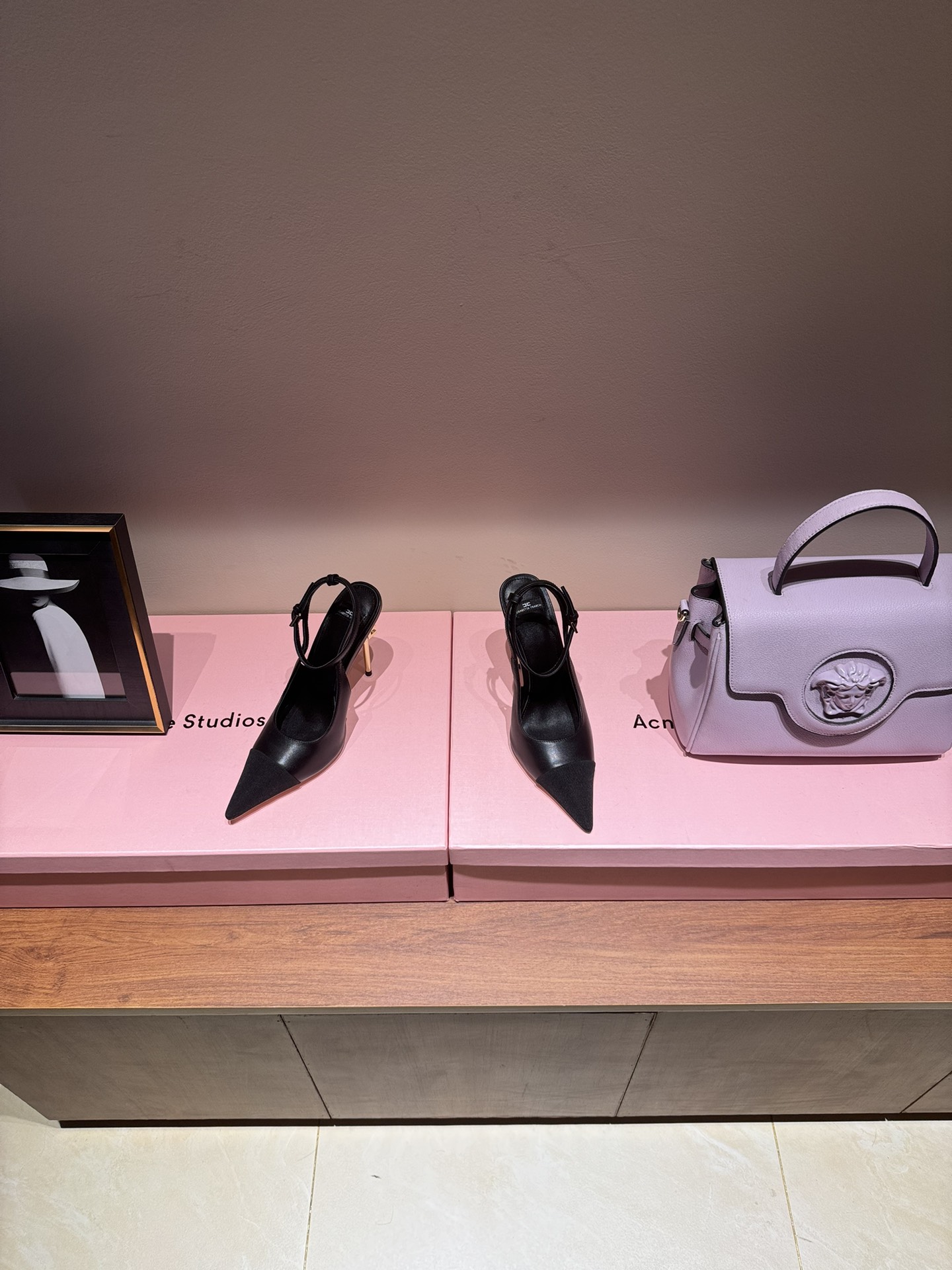 Luxurious Elisabetta Franchi French Heels: Light, Elegant, and Stylish Collection. - 图片 3