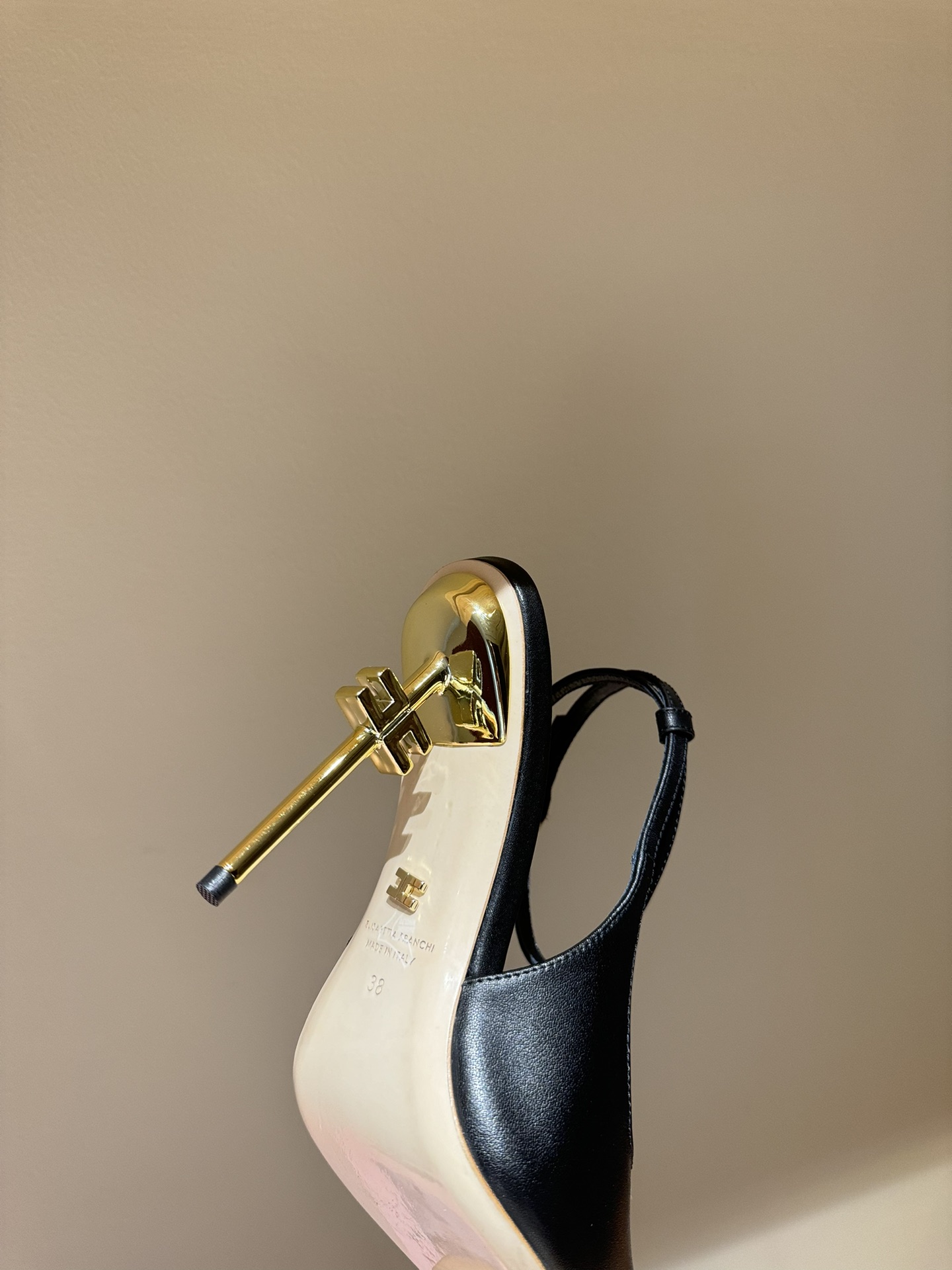 Luxurious Elisabetta Franchi French Heels: Light, Elegant, and Stylish Collection. - 图片 7