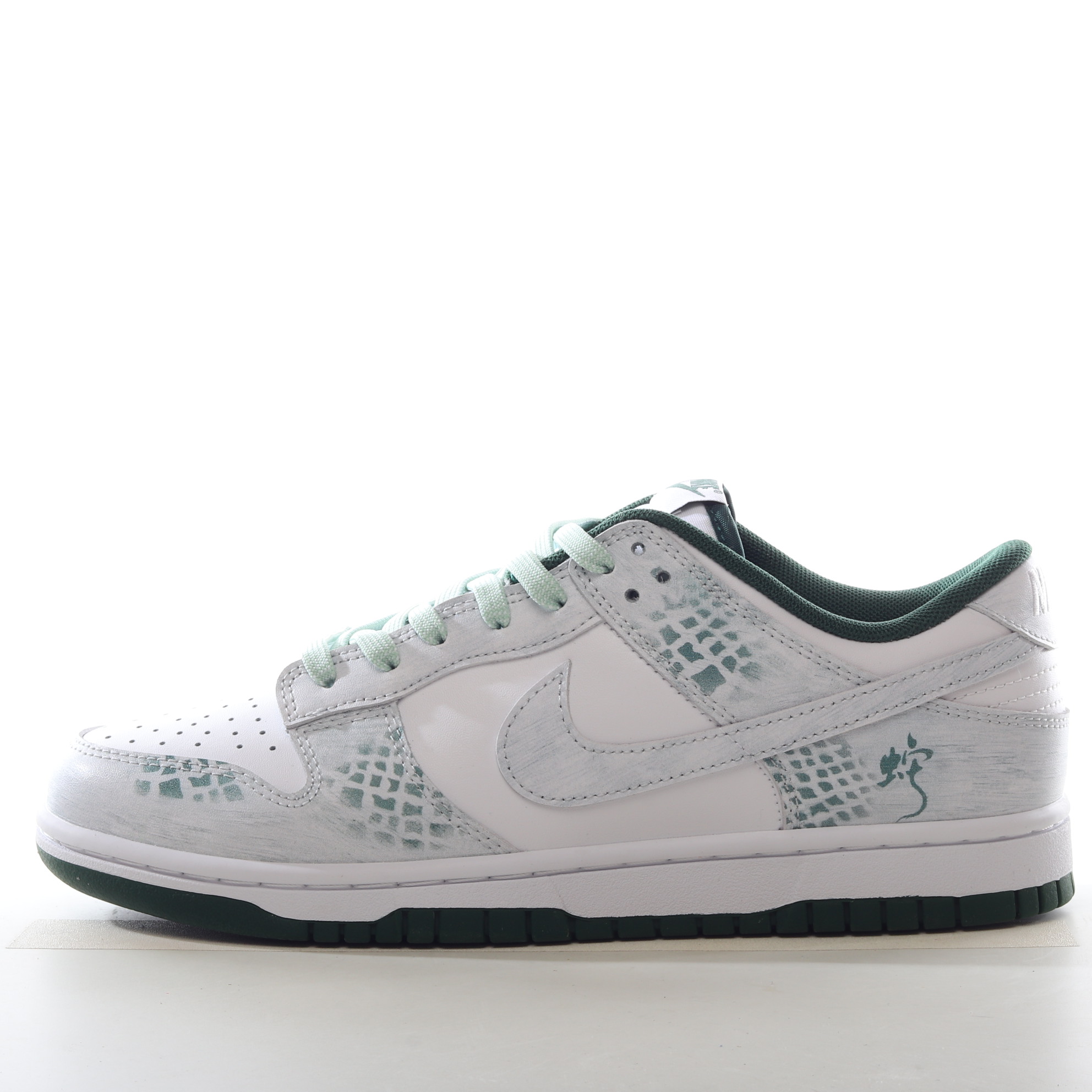 Nike SB Dunk Low Custom Sneakers - Low Top Casual Skateboarding Shoes 7 o 1irfkrlv41vhatom1alr7so19h7f