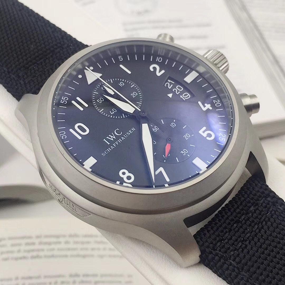 IWC飛行士シリーズTOP GUN Miramar腕時計 - 男性向け高品質モデル