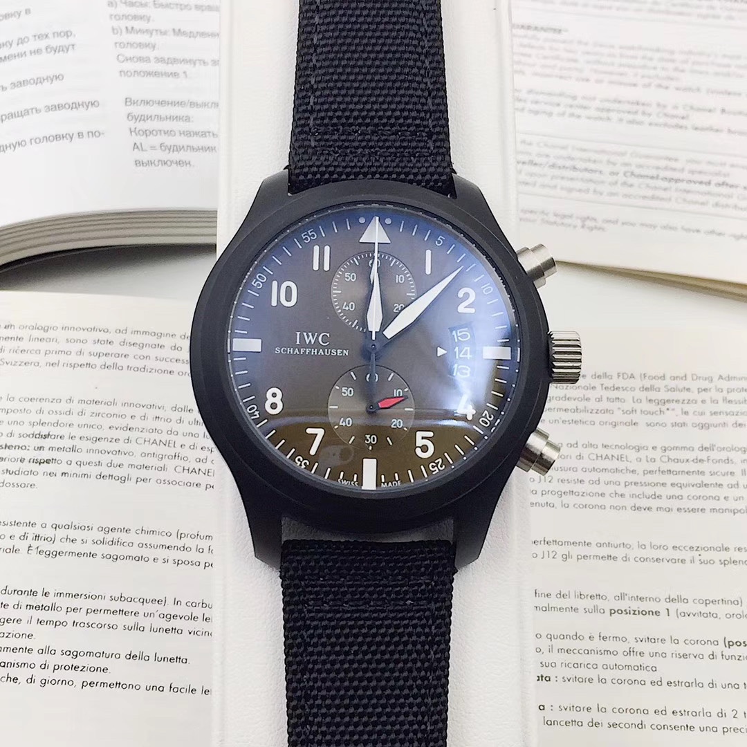 IWC飛行員シリーズTOP GUN Miramar腕時計 男性用