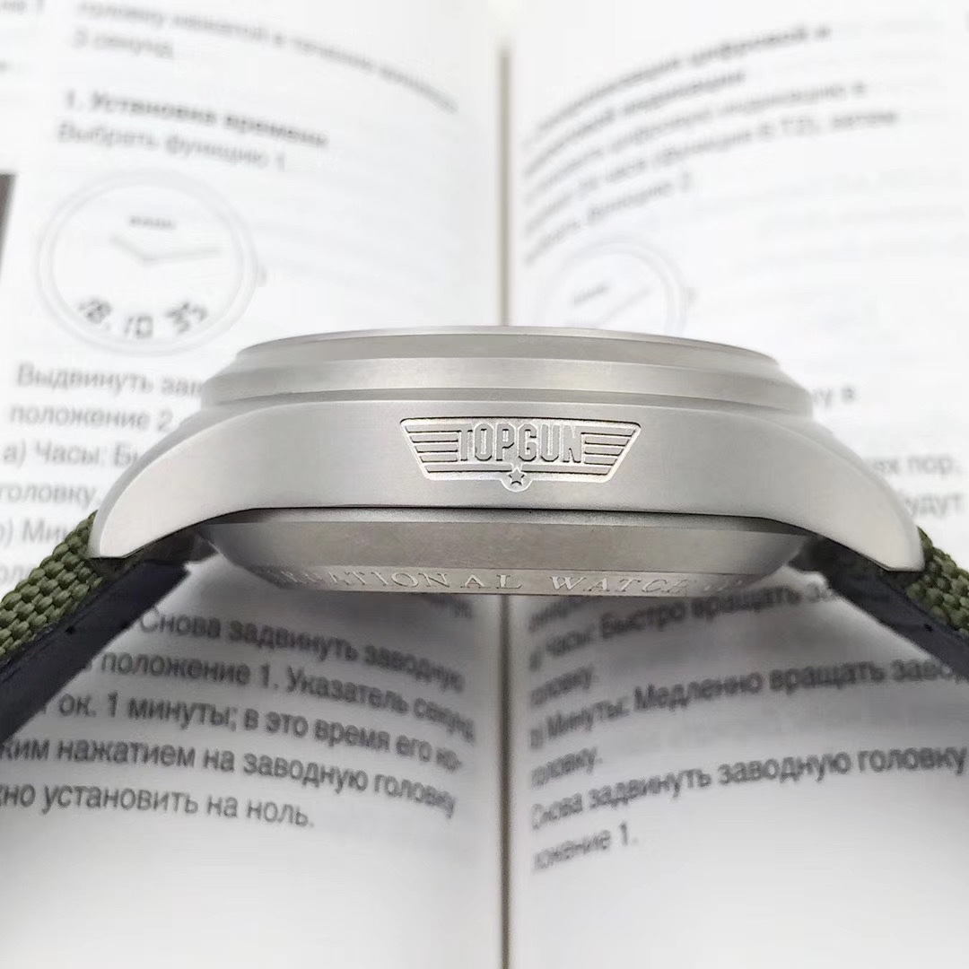 IWC飛行士シリーズTOP GUN Miramar腕時計 - 男性用45mm