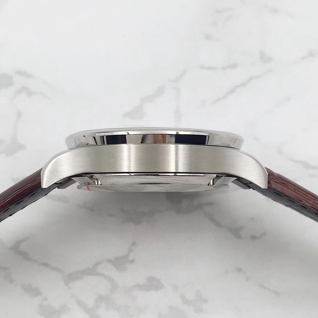 IWC 葡萄牙計時腕表 男士用 316精鋼と真皮の高級感