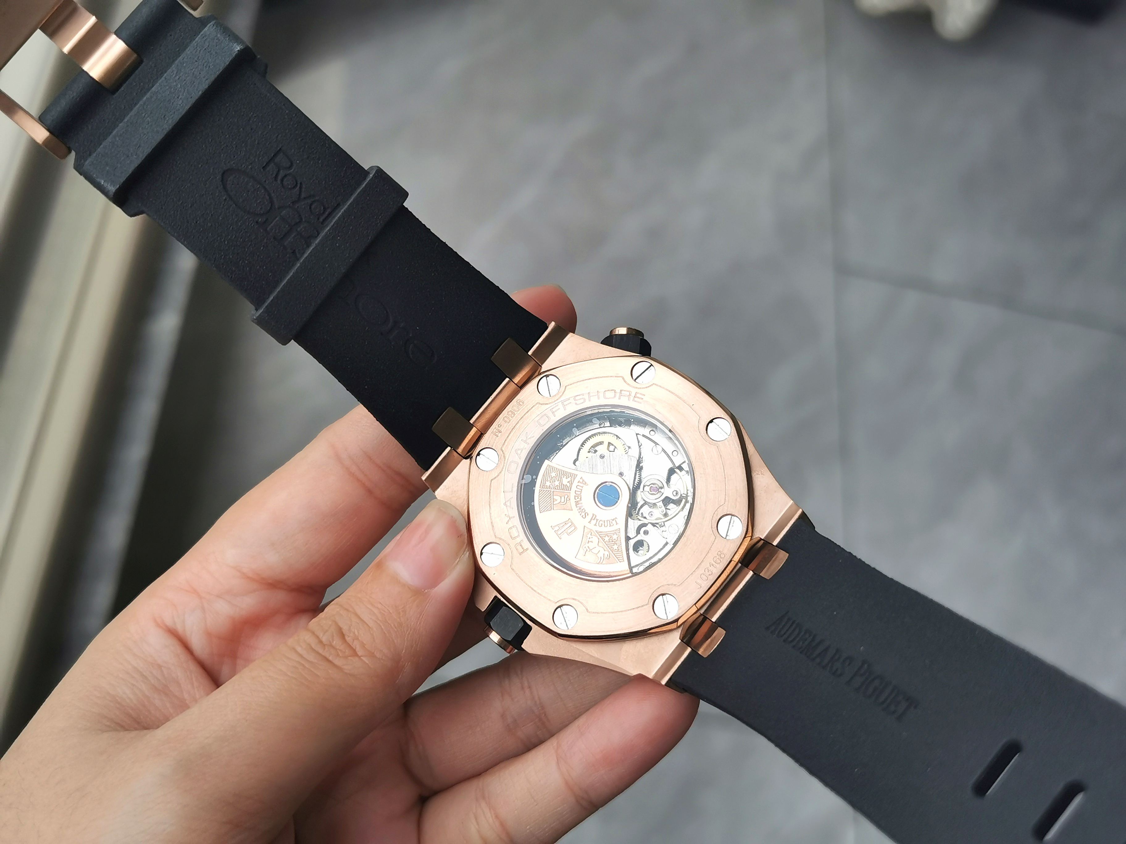 愛彼 AP ロイヤルオークシリーズ メンズ腕時計 44mm