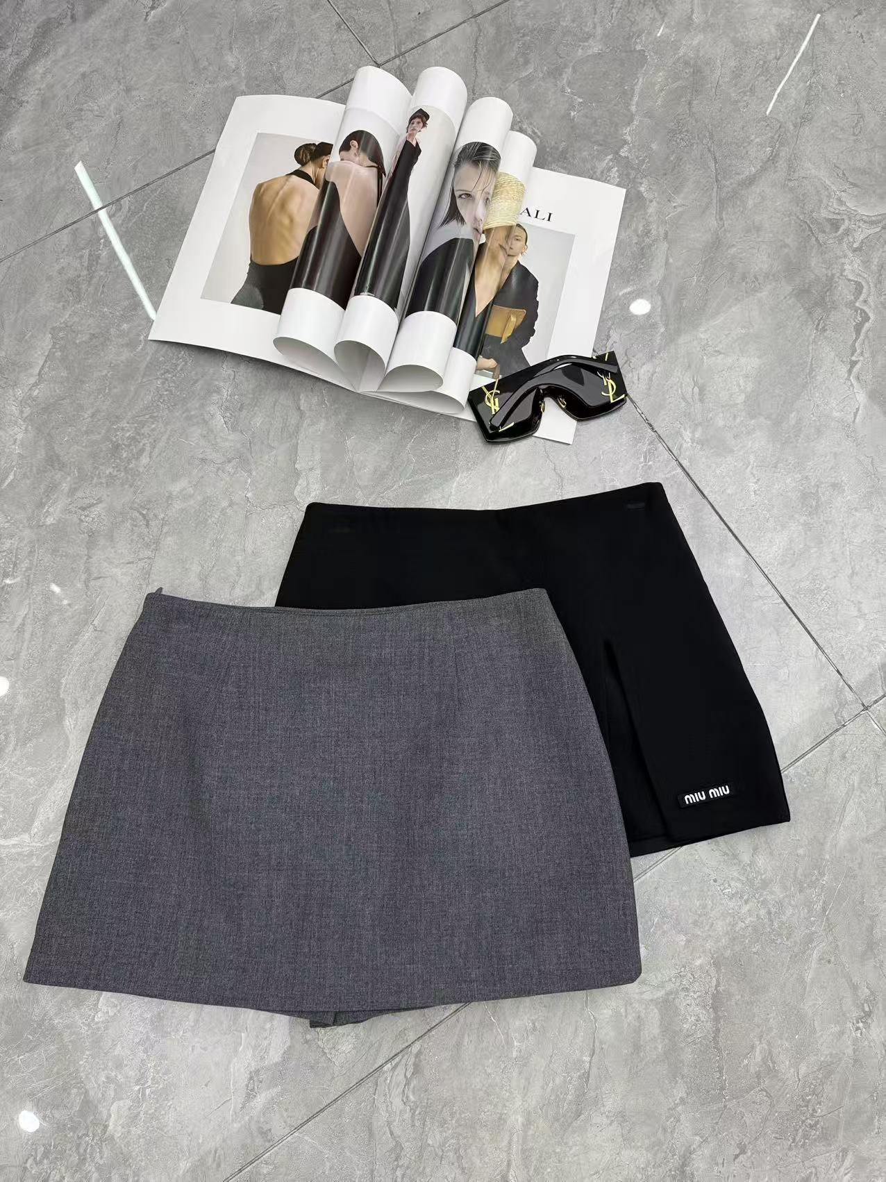 “High-End Quality Women’s Suits: Miu Burst New 2025 Autumn/Winter Collection in Cash Black and Grey” - 图片 6