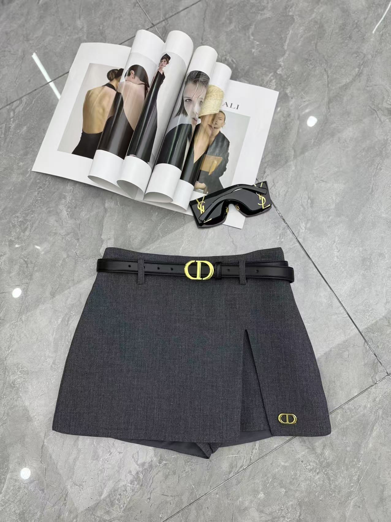 “New Dior Skirts: High-Quality Women’s Clothes with Packaging, Cash Black and Grey, SMLXL Sizes – Blast2025” - 图片 2
