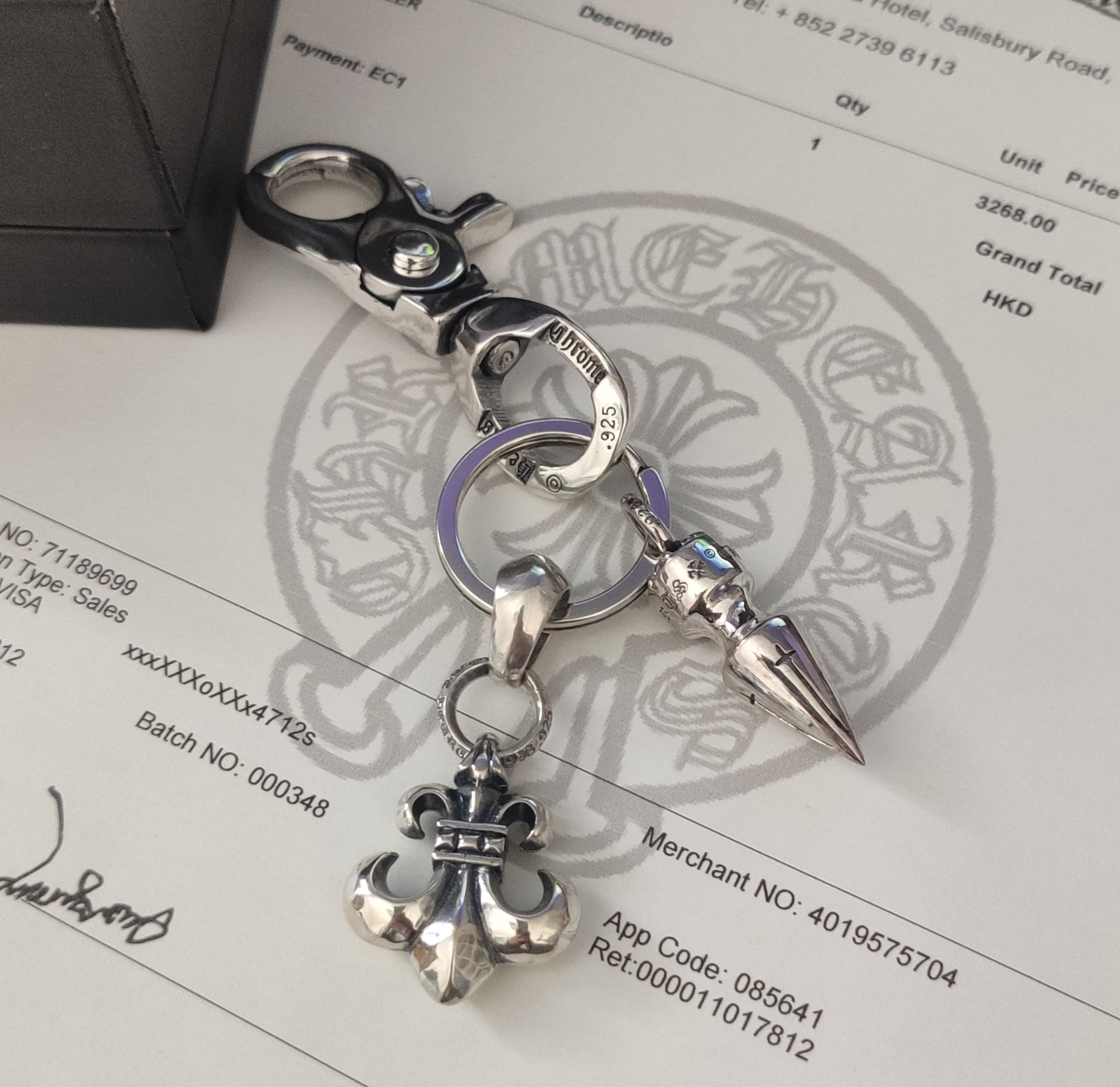 💰 150 现货 克罗心钥匙扣，既是钥匙扣也可以是项链，单独再买条自己喜欢的项链就可实现多了两条项链！！！非常划算的一款饰品，钥匙扣也是项链吊坠！！！