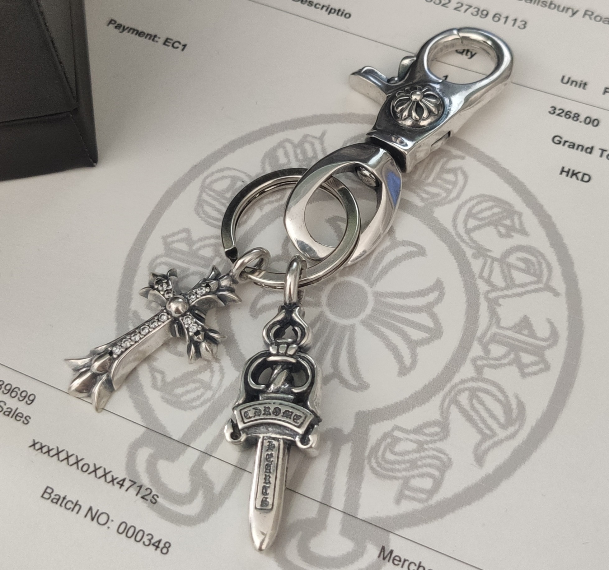 💰 150 现货 克罗心钥匙扣，既是钥匙扣也可以是项链，单独再买条自己喜欢的项链就可实现多了两条项链！！！非常划算的一款饰品，钥匙扣也是项链吊坠！！！