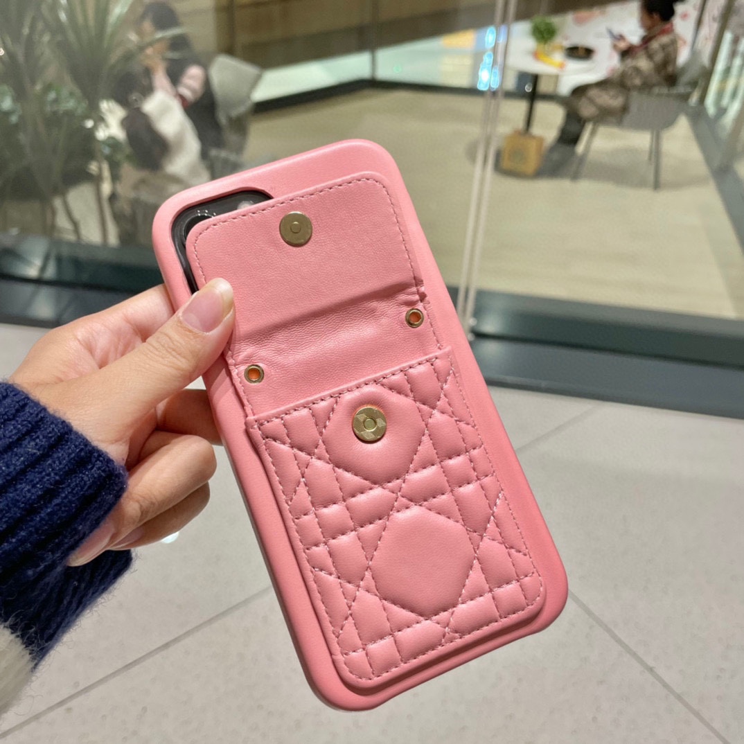 Dior迪奥漆皮3D手机壳五金手感舒适！粉色/黑色型号iPhone146.1iPhone14Pro6.1