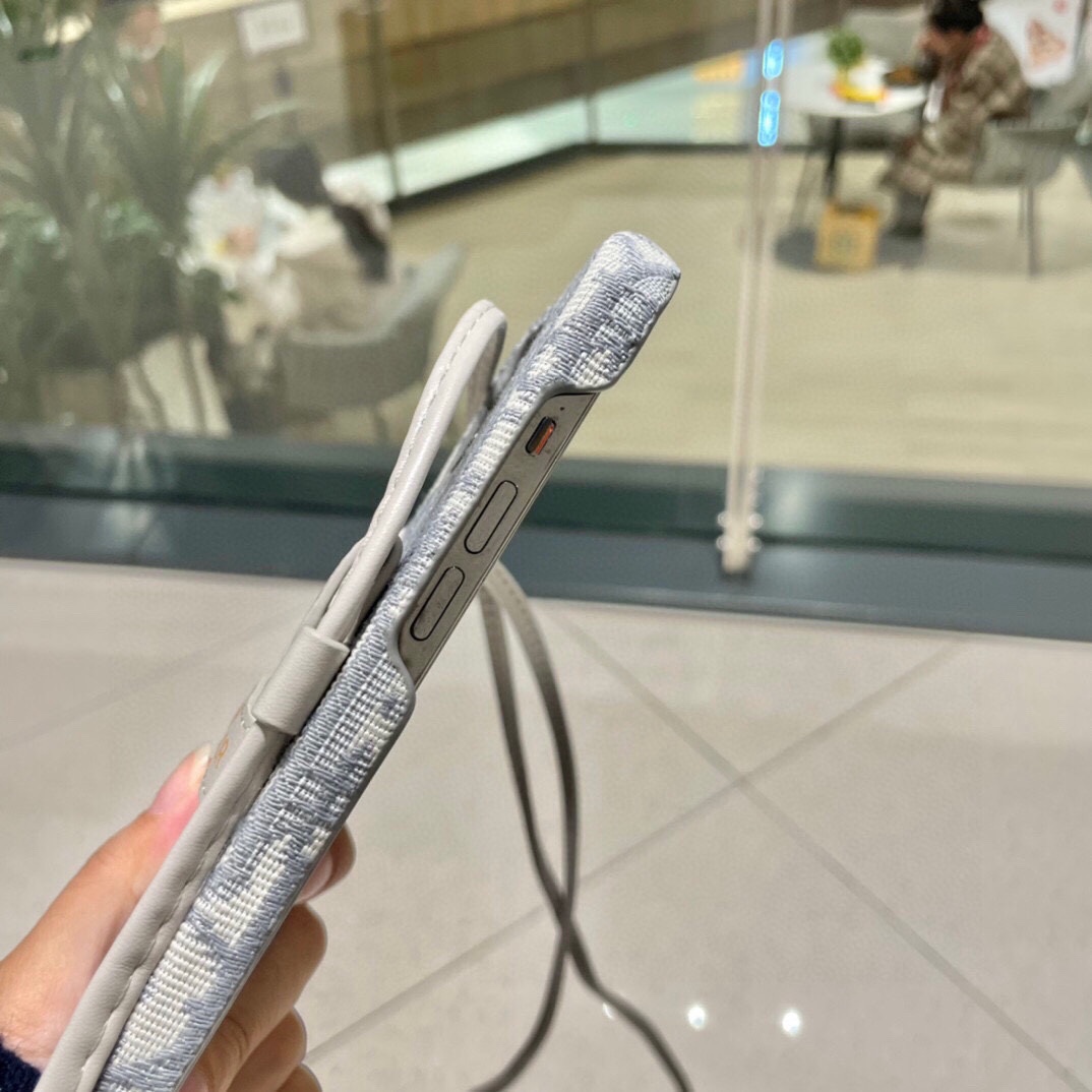 迪奥蒙田系列斜挎卡包手机壳斜挎肩带可以调节型号iPhone136.1iPhone13Pro6.1iPho