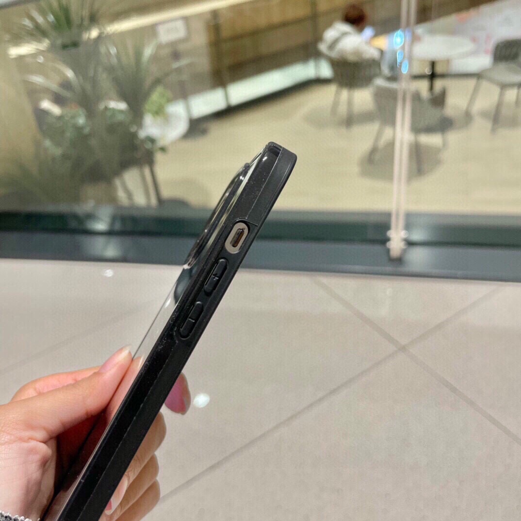 爆款到货iPhone13系列更新香奈儿大C手机壳三包软壳质感超好官网1:1同步型号iPhone136.1