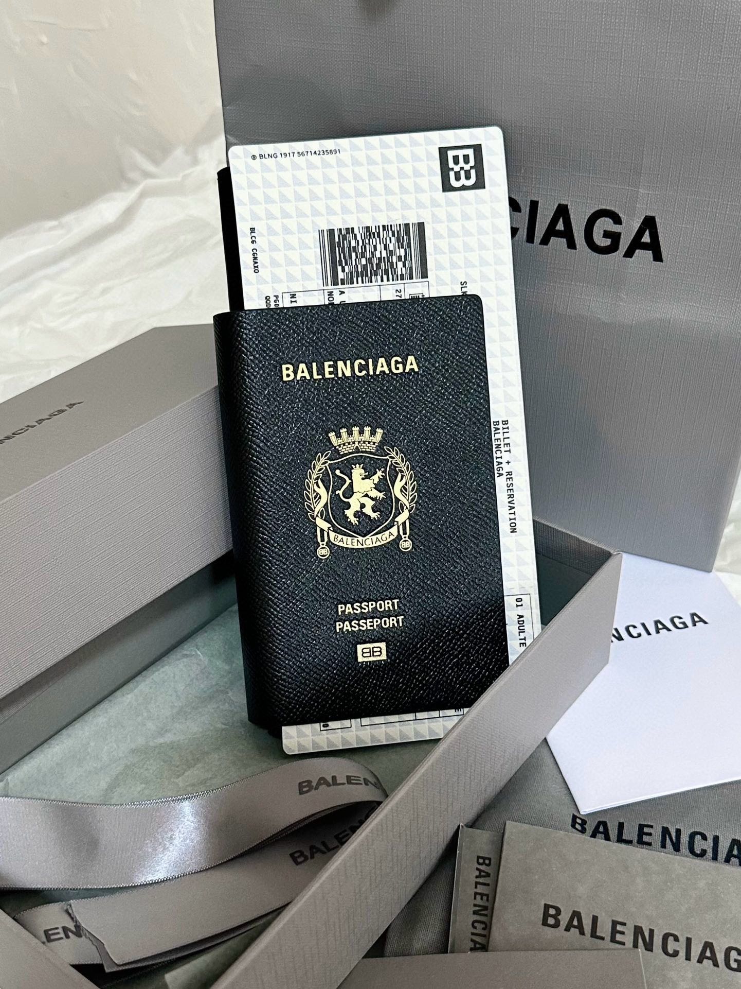 销量王再次回货 ba1enciaga 护照夹PASSPORT单机票长钱包