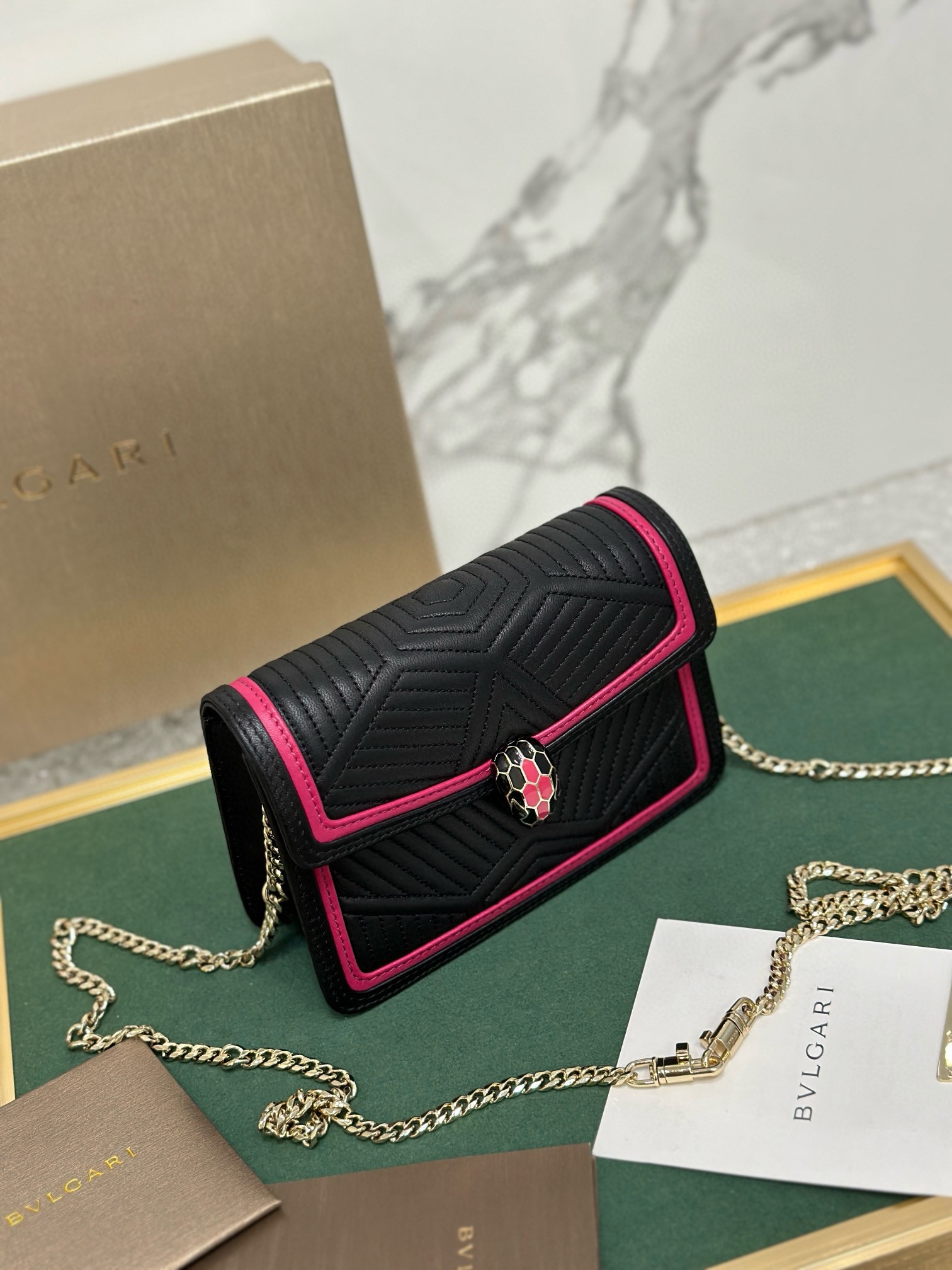 Bvlgari Serpenti Forever系列 蛇形绣线限定款 288104