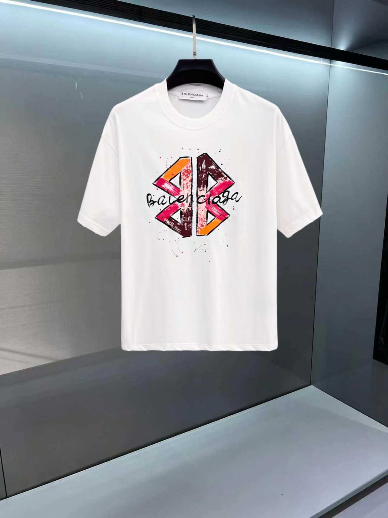 P105 Balenciaga 2026SS última camiseta de manga corta de moda con cuello redondo en primavera y verano, sincronizada co…