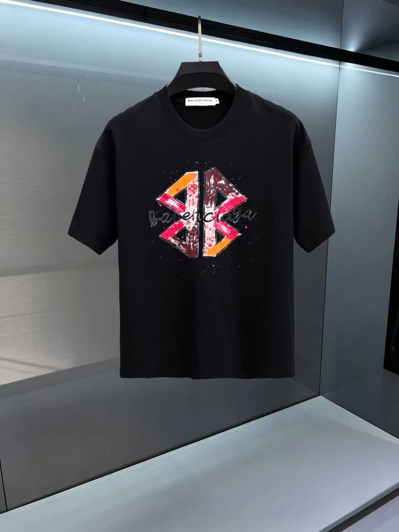 P105 Balenciaga 2026SS última camiseta de manga corta de moda con cuello redondo en primavera y verano, sincronizada co…
