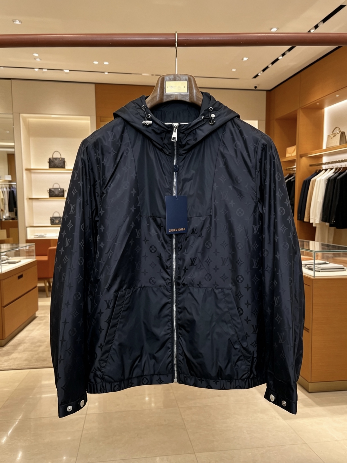 。Louis Vuitton路易威登💥砸锅卖铁都要上的新款新款原单男士休闲连帽夹克外套 高端定制 高端版