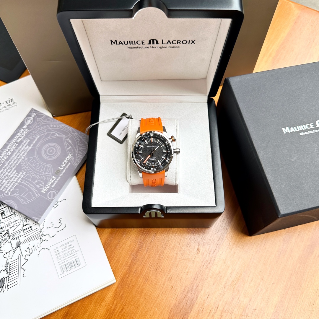 NO:390145,Latest: Amy Bentao S series men's diving watch arrives!  Classics are never out of date!  The same mechanical style for men and women, fashionable with you. It is equipped with the function of a dive meter, the dial size is 42mm and the thickness is 12mm!  It has a meter-deep waterproof function. The strap uses top-grade Buddha statue glue. The strap is designed for easy removal and raw ears. The tape is easily replaced with bare hands. It is brushed and polished with fine steel. The craftsmanship is very good!  Super luminous, original Swiss mechanical movement!  Perfect new design, complete with a full set of large packaging. I sincerely recommend it!  Worth taking action, aikon19860909最新:艾美奔涛S系列男款潜水表到货！经典永不过时！男女同款机械,时尚与你同在.配有潜水计师功能,表盘尺寸为42mm,厚12mm！具有米深度防水功能,表带采用顶级佛像胶,表带为易拆生耳设计,胶带轻松徒手交替更换使用,拉丝打磨精钢,工艺非常好！超强夜光,原装瑞士机械机芯！完美的新设计,配全套大包装出.真心推荐！值得下手,,aikon,Watch