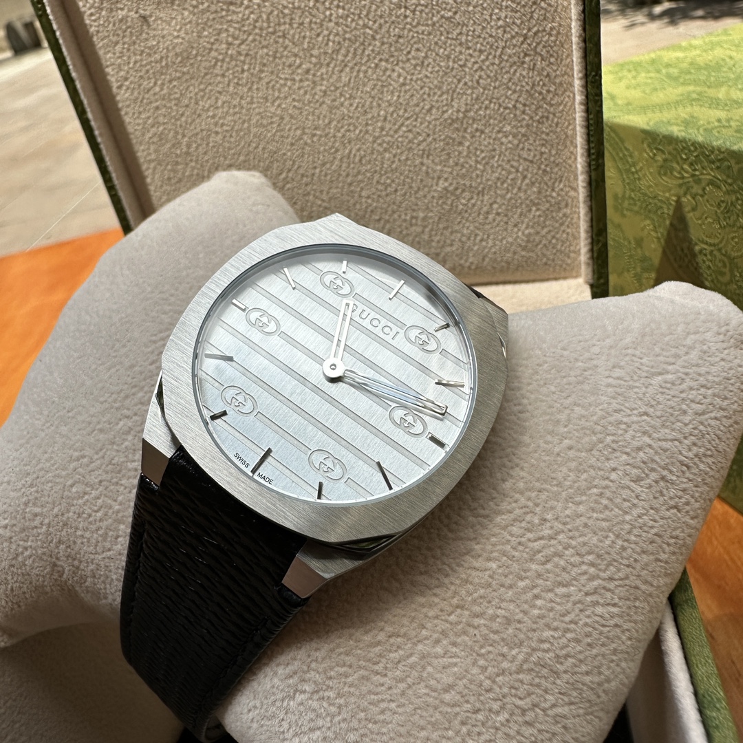 Gucci 25H Wristwatch: Contemporary Design Inspired by Architecture, Steel Chains, Swiss Movement - 图片 4