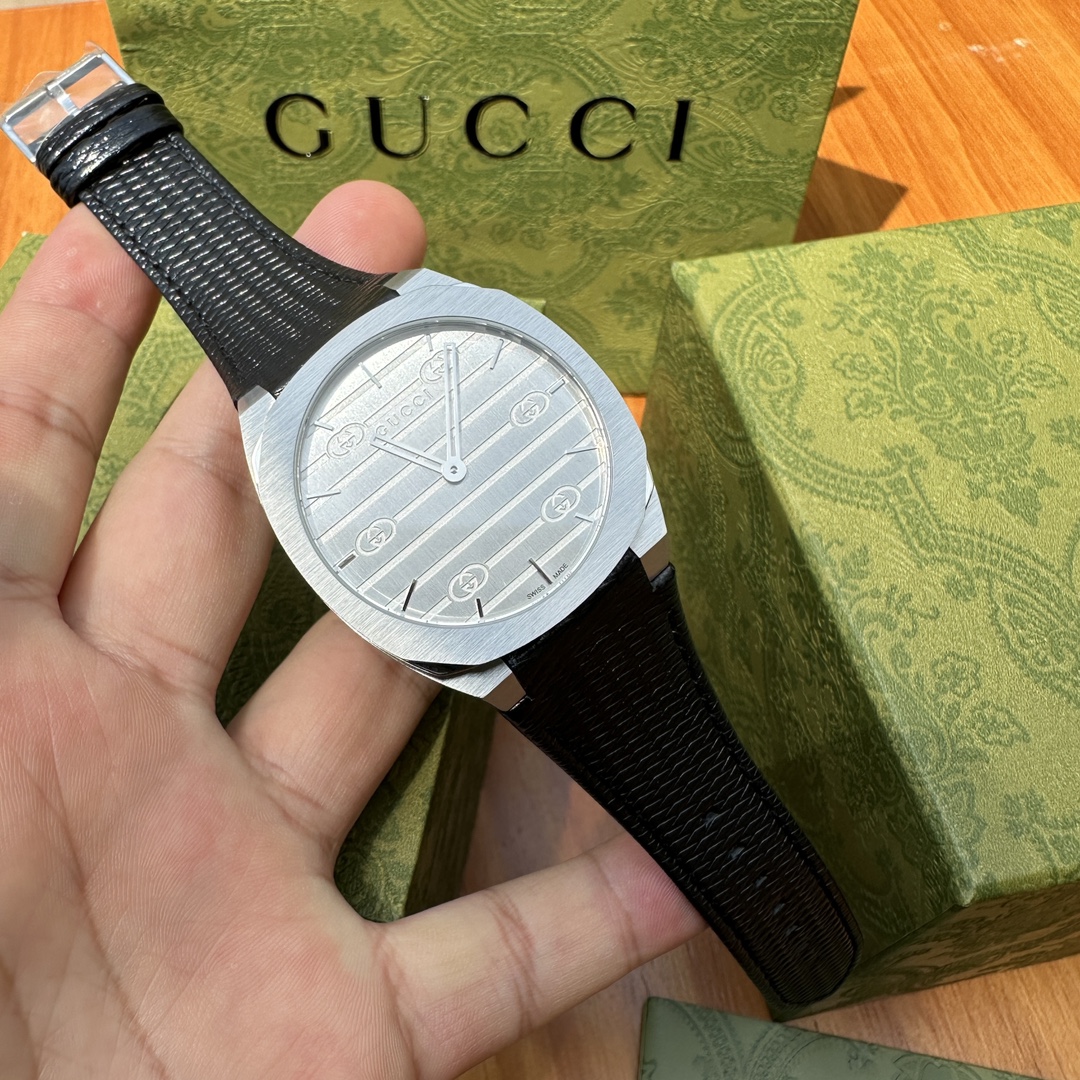 Gucci 25H Wristwatch: Contemporary Design Inspired by Architecture, Steel Chains, Swiss Movement - 图片 2