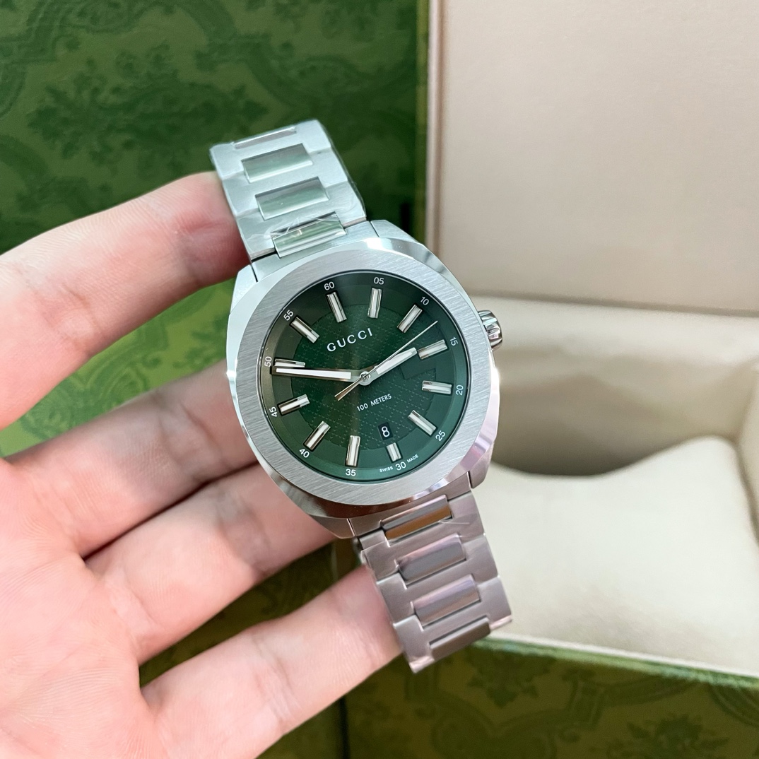 Часы Gucci