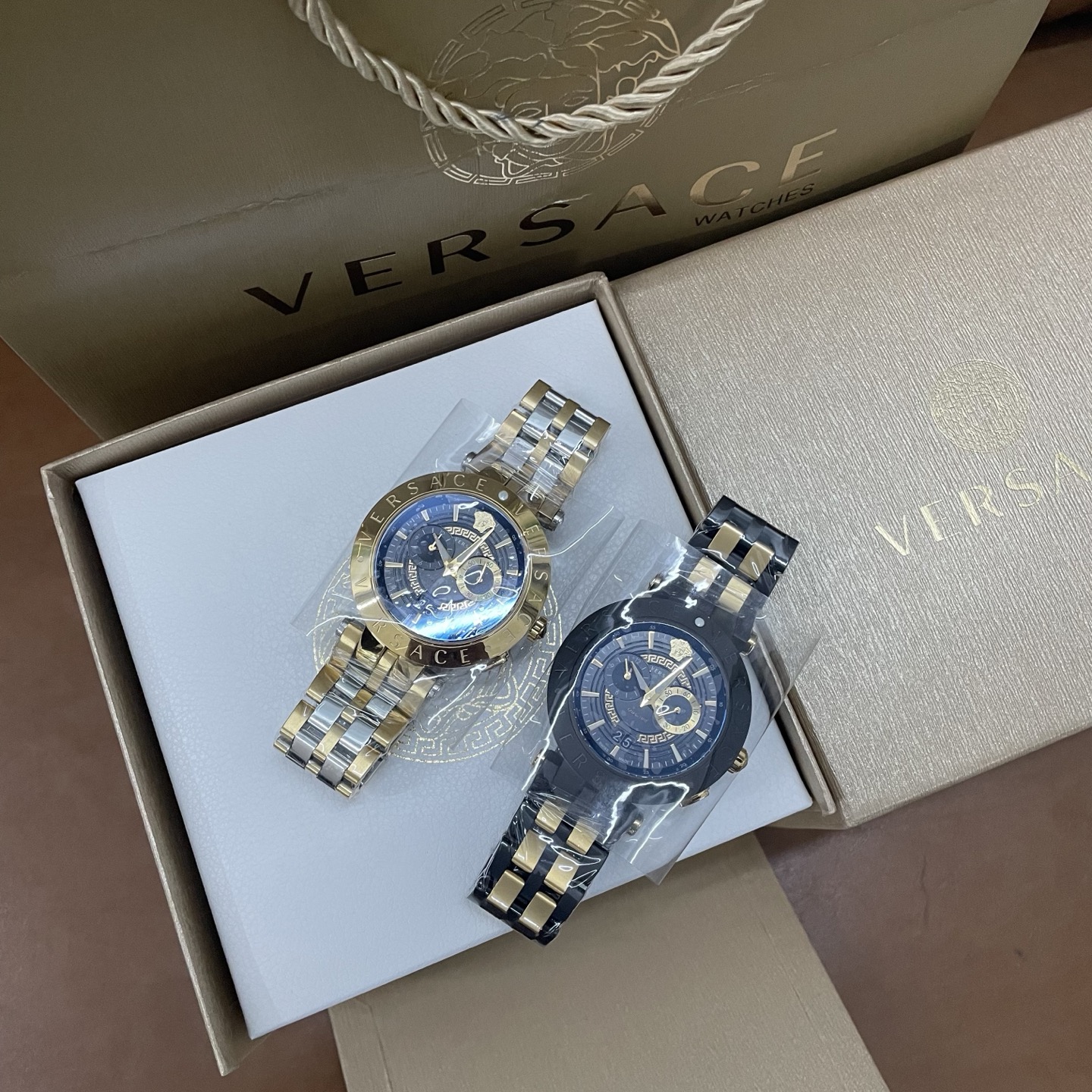 Часы Versace