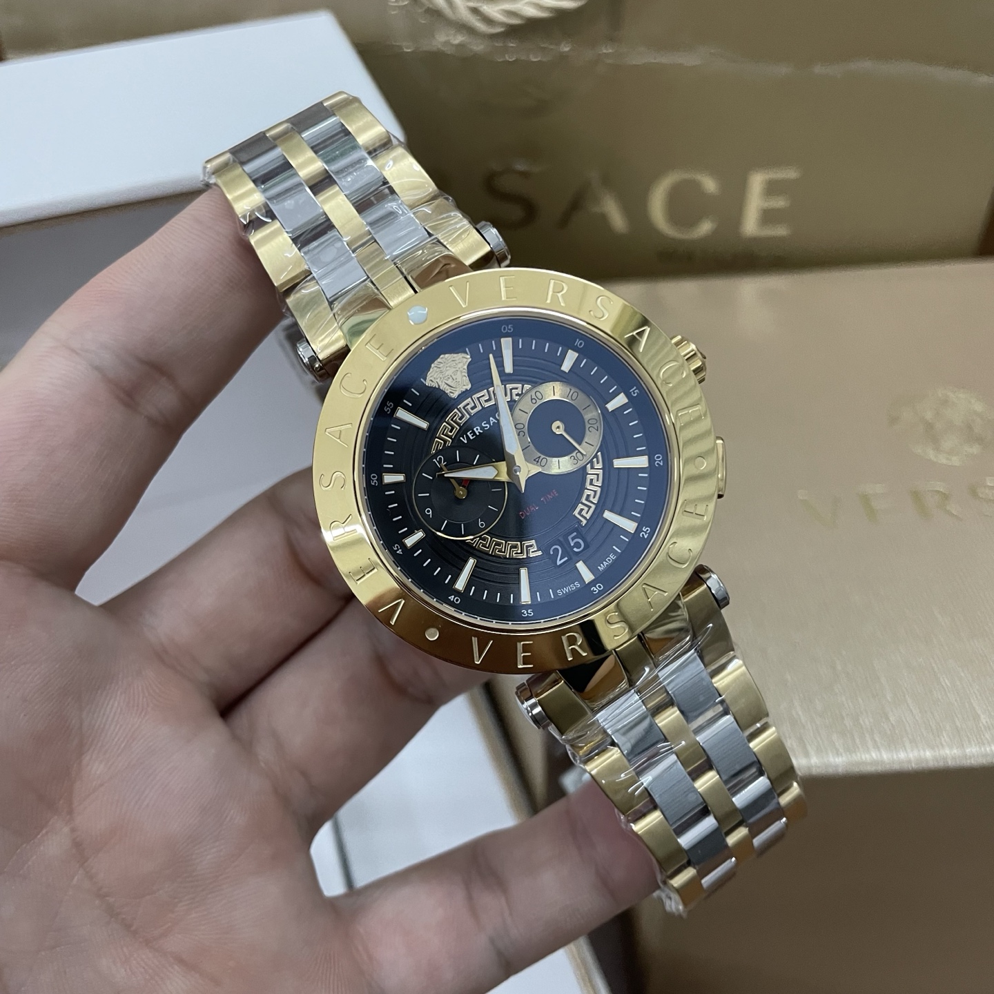 Часы Versace