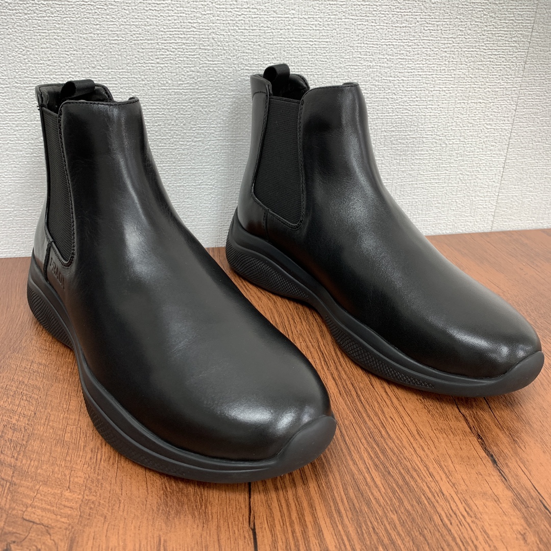 Prada/普拉达 21最新款男士中邦皮革短靴 21秋季秀场压轴款 重工打造精品 领先专柜款式强势首发 进口纳帕小牛皮面 皮质看细节 2
