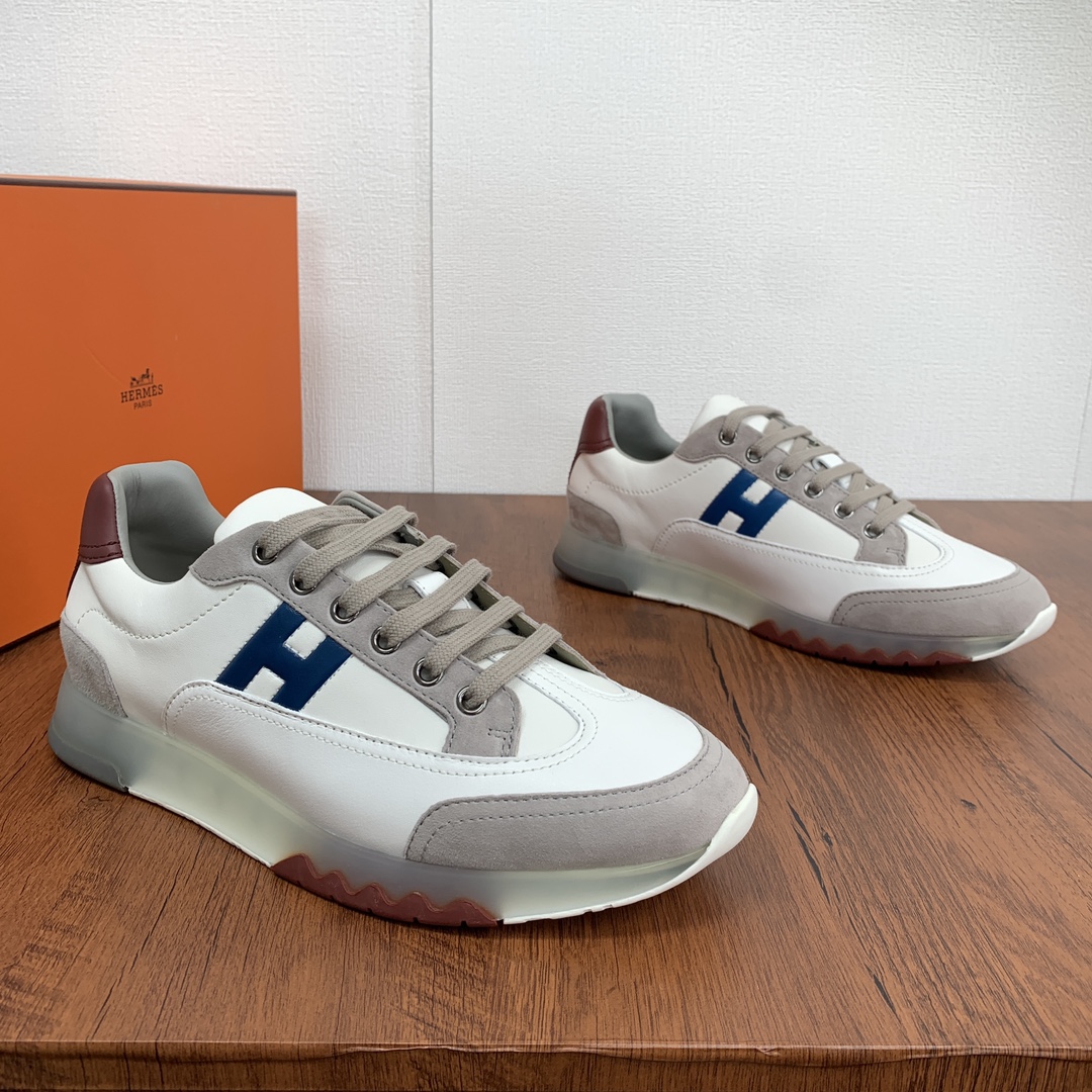 NO:275718,Code YS004555 HERMES/HERMES brand new four-color casual sneakers!  This style and color matching are what many partners are looking for. They are popular styles on various platforms at present. They are basically in stock and require various channels to find products!  The four colors are excellent in color matching, and the dress is very good, which can fully reflect your personality and colors!  The four colors of the ancestor gray, ivory white, olive and Clivia are all in one pavilion. The hot styles on the fries are made of soft Napa, plain-patterned fine-textured calf, and the inner lining is made of Italian calf leather, with clang colored shoe eye buttons, and the iconic H three-dimensional texture (color three-dimensional pressing) of the inside and outside waists, with clear and delicate workmanship, no hair edge thread, divided into color style, and the style is undoubtedly authentic!  Cleanliness!  Packaging with double storage bags!  When you open the packaging, the high-end feeling of the shop comes to your face!  The sole adopts a brand new TPU design, four-color contrasting colors are matched with the sole, and has a transparent sole design. All standards are luxurious and luxurious. The top version of the market, instantly kills some market currency quality!  Friends who understand products will close their eyes!  Size 39-40-41-42-43-44 Leather Shoe Size Article No. Z853 White Gray, Hermes, Hermes, Sneakers, cowhide19860909编码YS004555 HERMES/爱马仕全新四色休闲运动鞋！ 这个版型,款式配色是很多伙伴要找的,是当下各种平台火爆的款式,基本都是没有现货状态,需要各种渠道去找的产品！ 四色搭配颜色效果极佳,穿着非常好搭配,可以把你的性格色彩都体现的淋漓尽致！分始祖灰,象牙白,橄榄,君子兰四色,都是具有一阁的配色 薯条上的火爆款式,面料采用柔软的纳帕,平纹的细纹小牛,和内里采用意大利小牛皮材质,镶有锵色鞋眼扣搭配,内外腰标志性的H立体质感（色彩立体压制）的醒目高端气质,做工走线清晰细腻,无毛边线头,分颜色款式,版型正版无疑！清洁度清爽！ 包装配双收纳袋！打开包装,铺面的高级感扑面而来！ 鞋底采用全新TPU设计,四色撞色搭配鞋底,有透明底设计,所有一切的标准都是奢侈及奢华的, 市场顶级版本,秒杀一些市场通货品质！ 懂产品的伙伴闭眼入！ 尺码39-40-41-42-43-44 皮鞋尺码 货号Z853 白灰,,hermes,hermes,sneakers,cowhide,Men's shoes