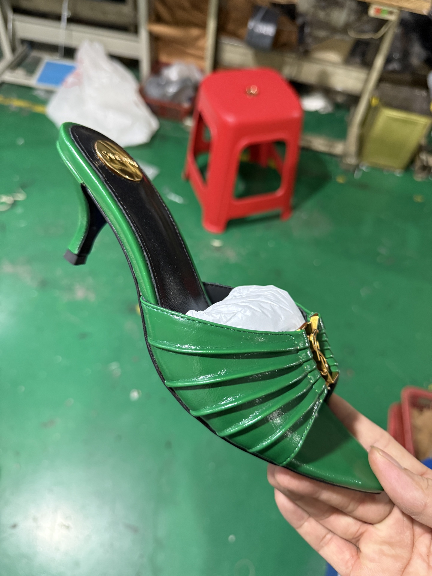 NO:904977,8 colors, oil leather round mark feet, leather heel, low heels, high heels slippers, high heels, slippers198609098色,油皮圆标垫脚包皮跟,矮跟,高跟鞋拖鞋,high heels,slippers,Women's Shoes