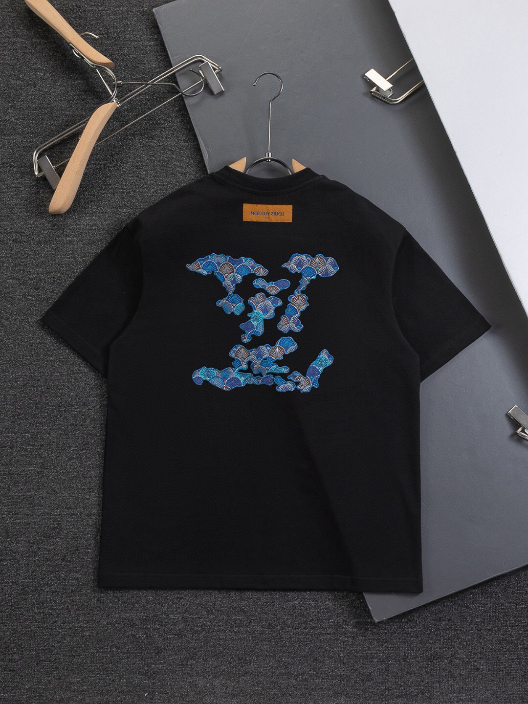 Alternative view of Louis Vuitton T-Shirt 01371