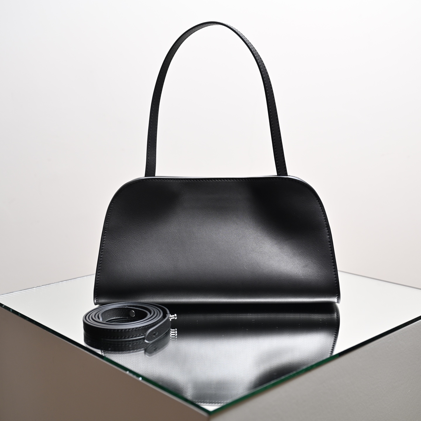 더로우 가방 75764 The Row Bag