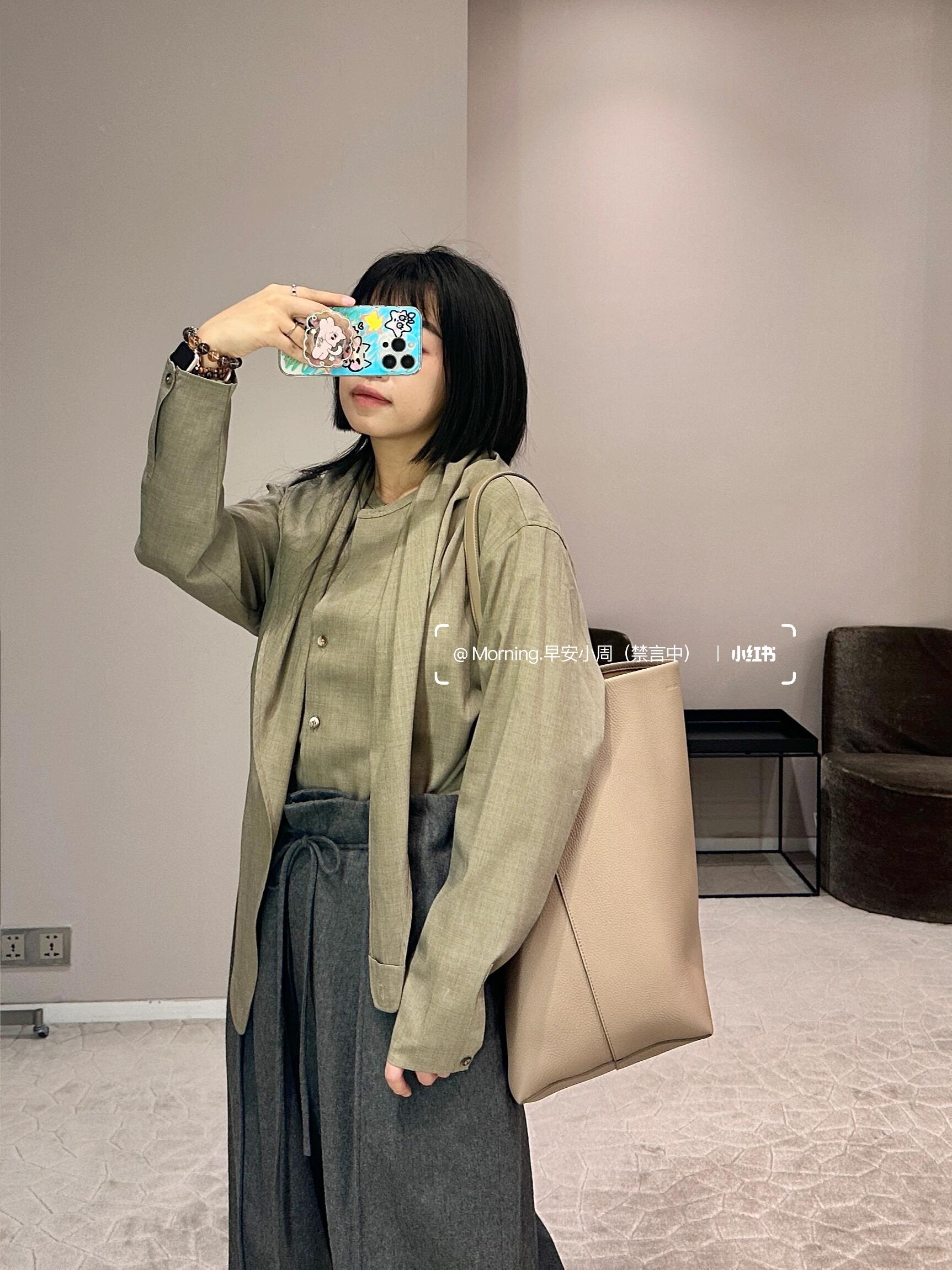 더로우 미니멀 블랙 토트백 상세 이미지 5