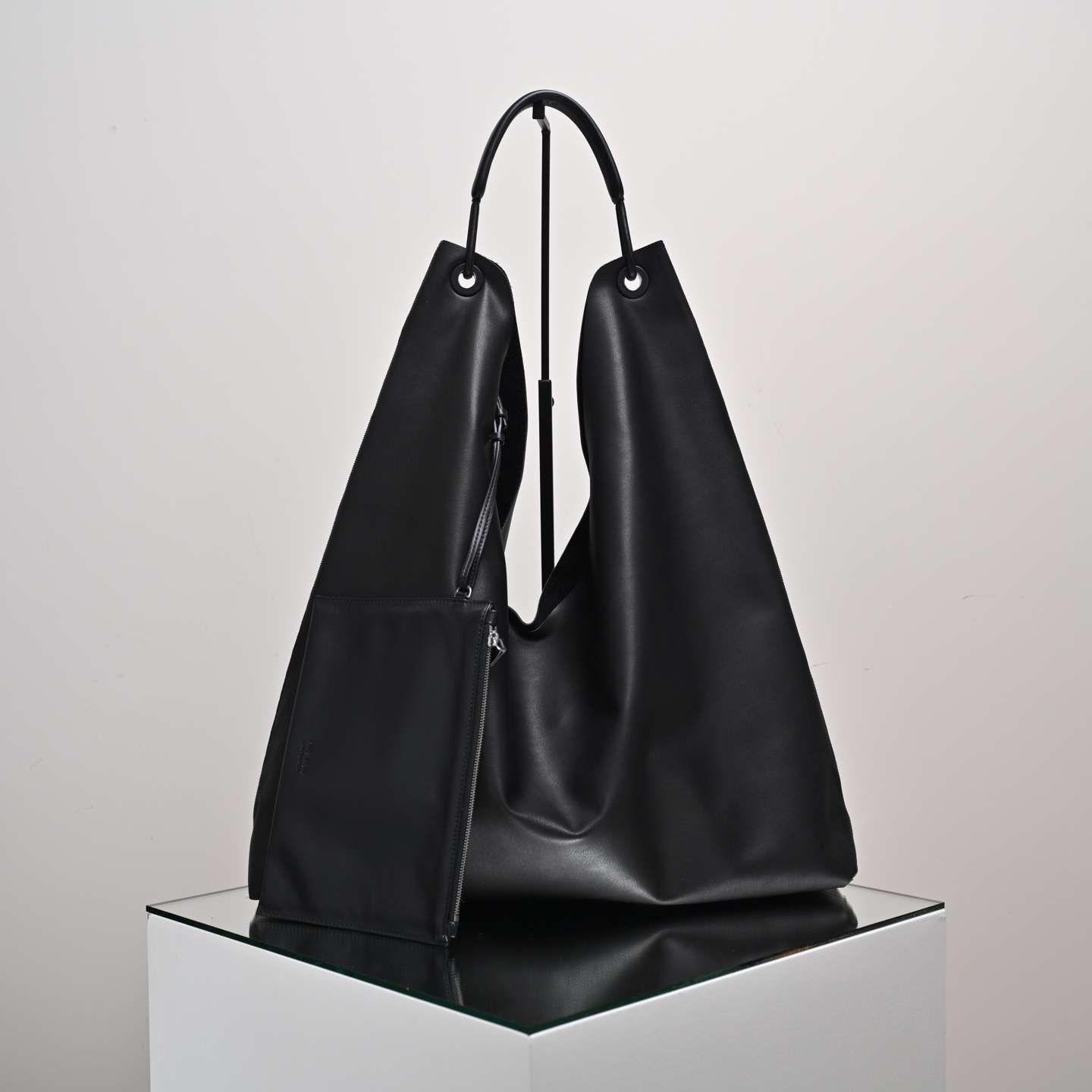 더로우 가방 75928 The Row Bag