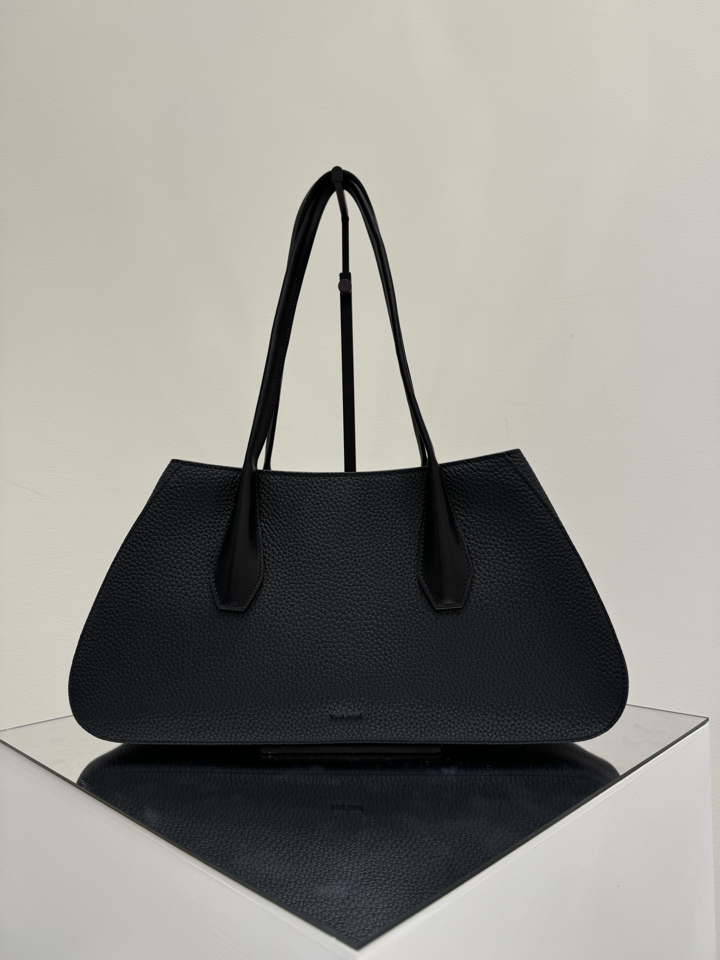 더로우 가방 75759 The Row Bag