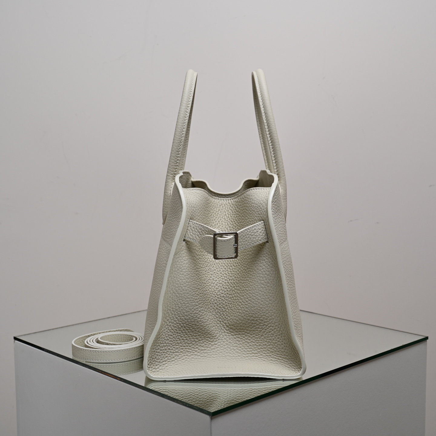 더로우 가방 상세 이미지 3