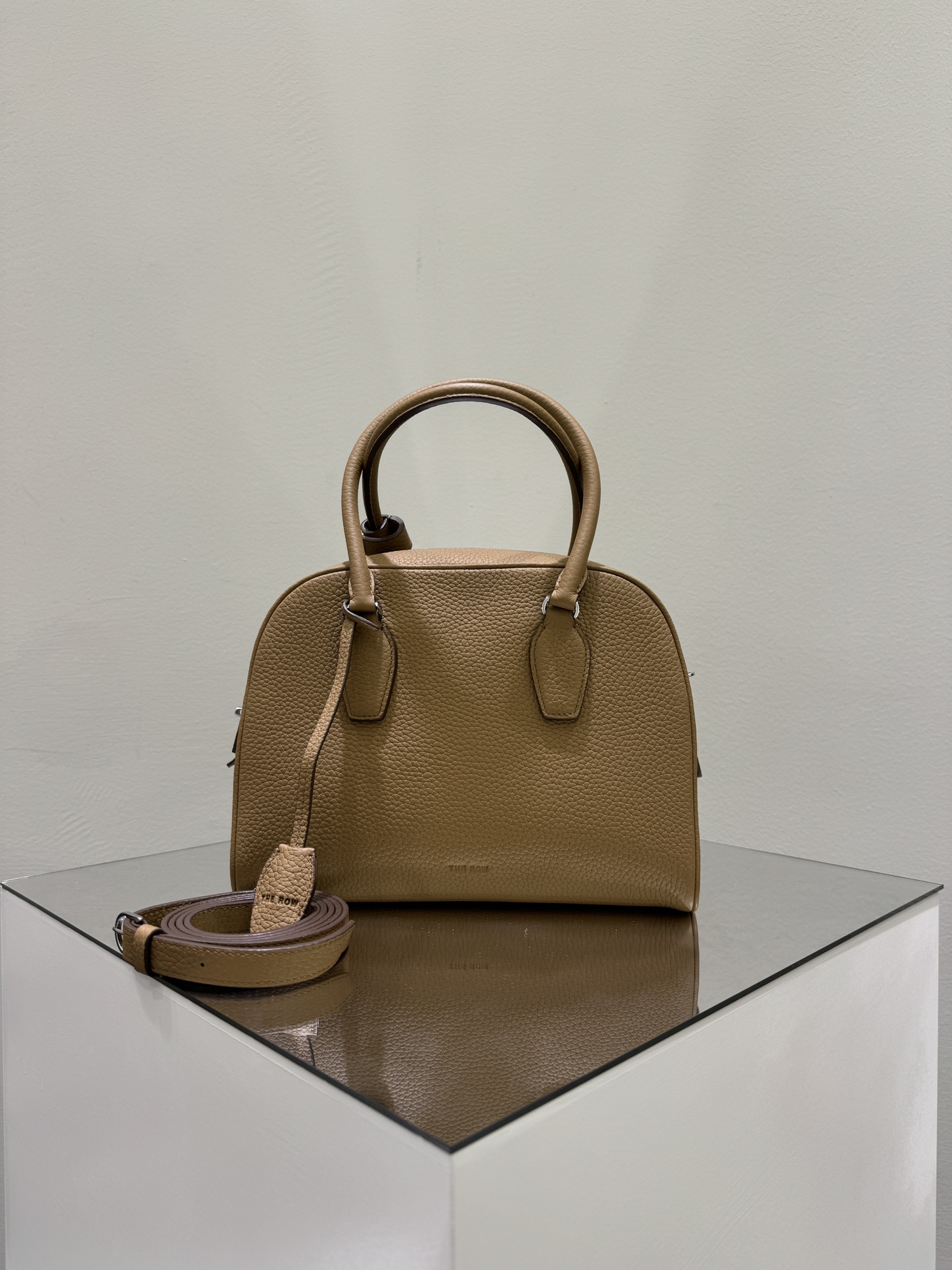더로우 가방 75775 The Row Bag