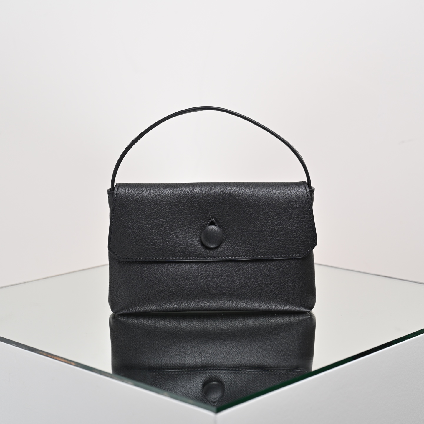 더로우 가방 75680 The Row Bag