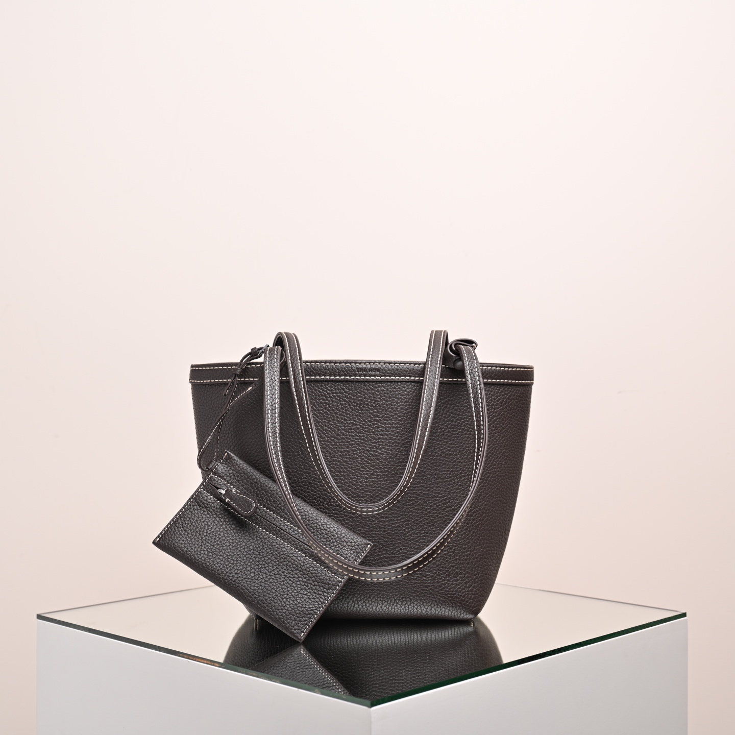 더로우 가방 75518 The Row Bag