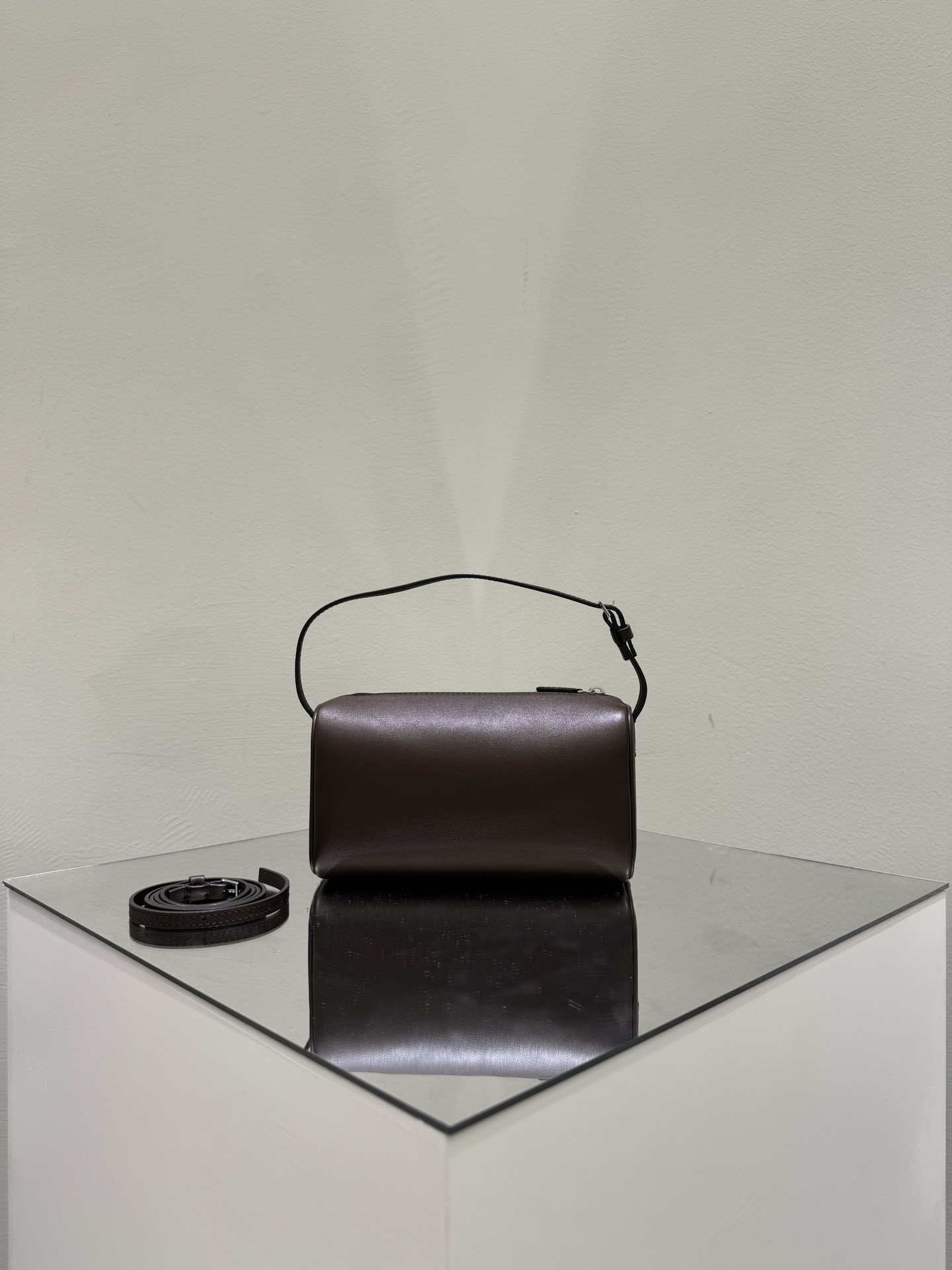 더로우 가방 75665 The Row Bag