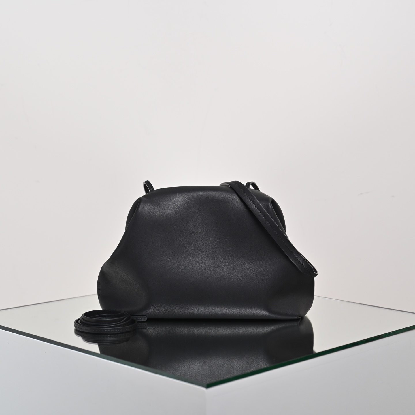더로우 가방 75772 The Row Bag