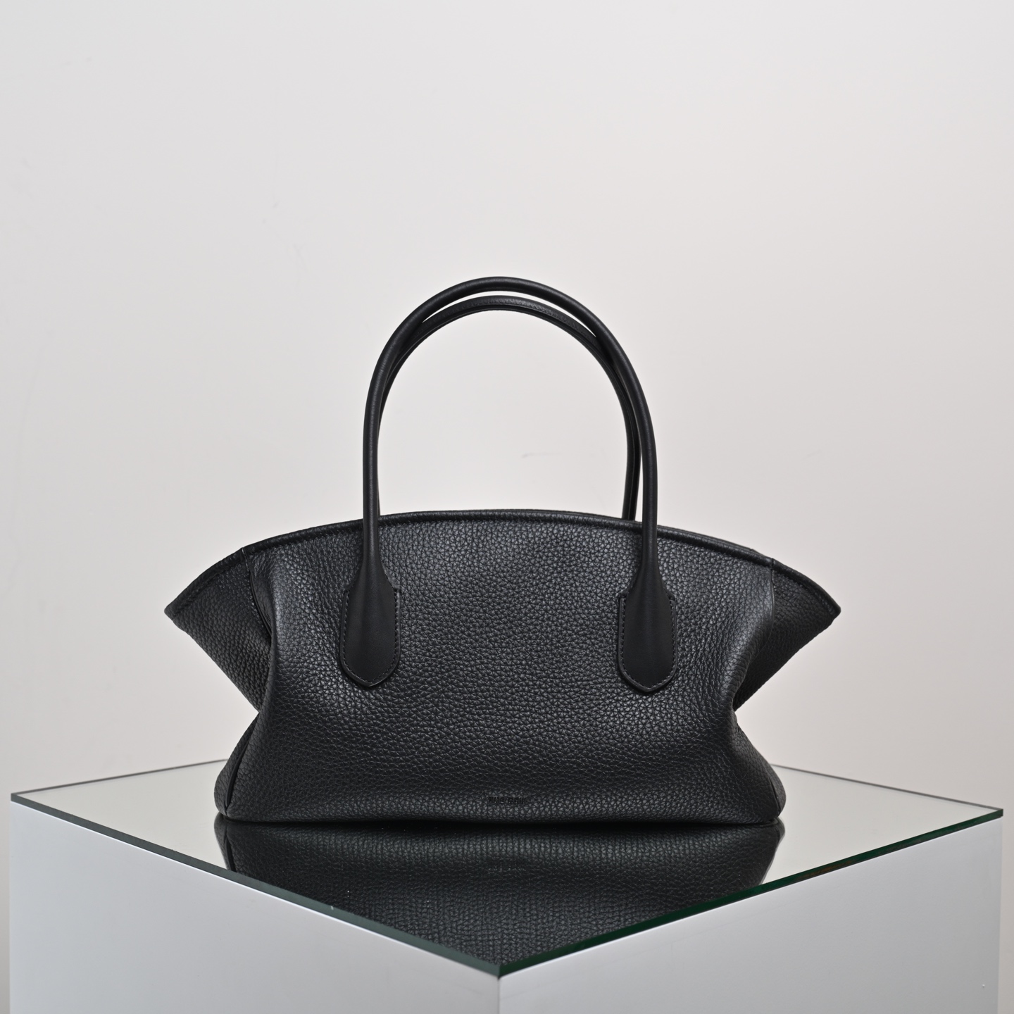 더로우 가방 75618 The Row Bag