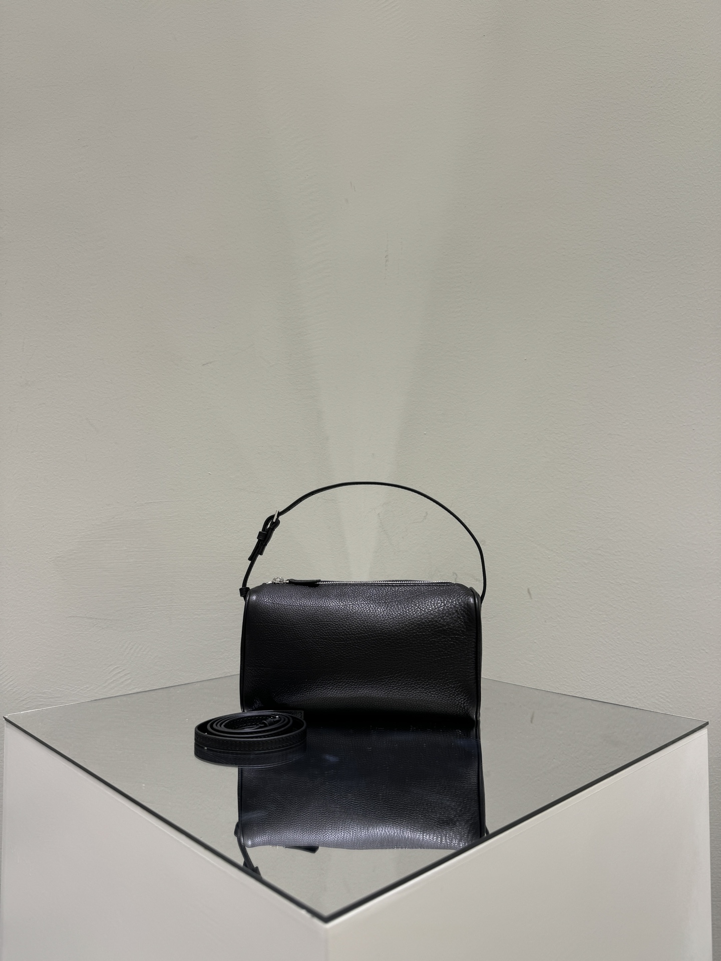더로우 가방 75655 The Row Bag
