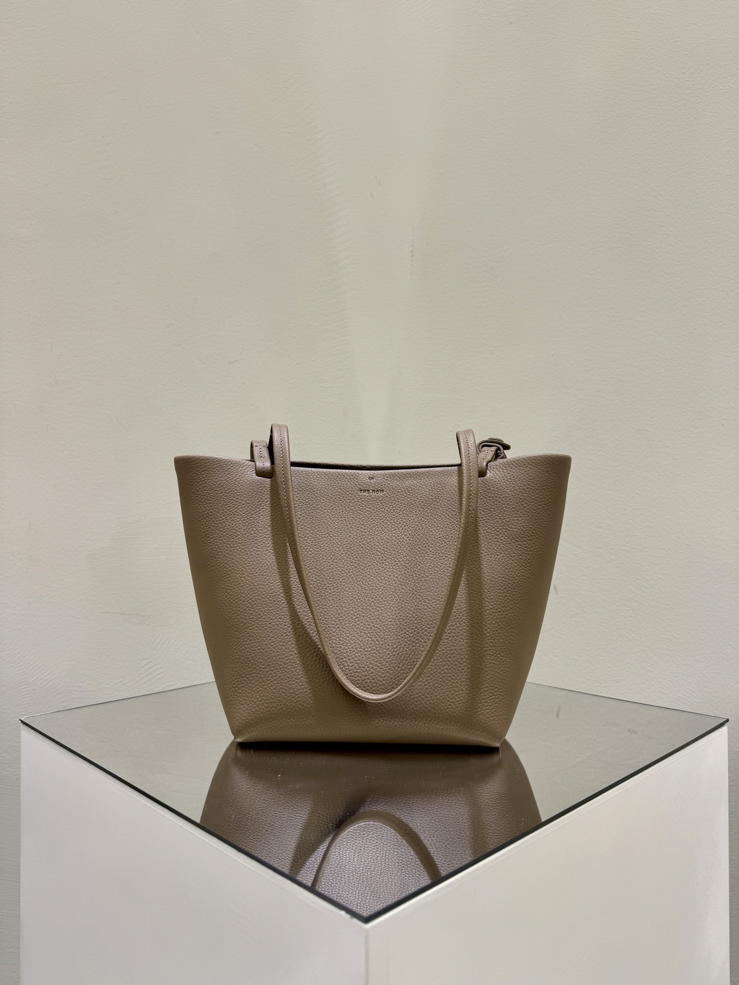 더로우 가방 75506 The Row Bag