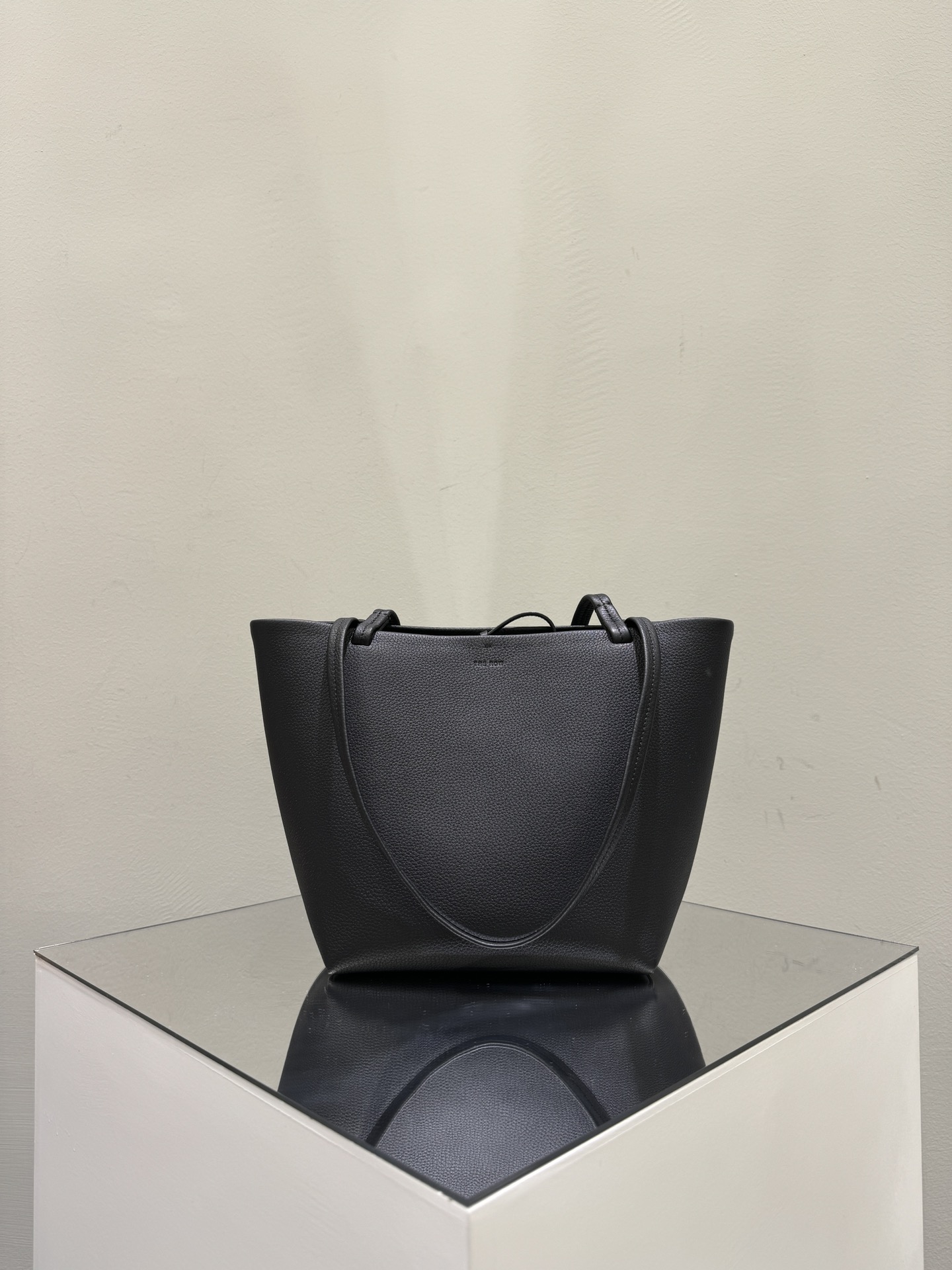 더로우 가방 75767 The Row Bag