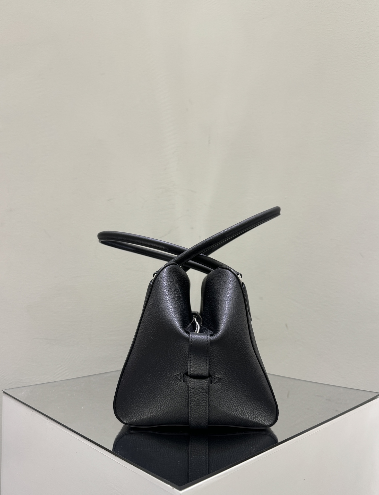 더로우 가방 상세 이미지 3