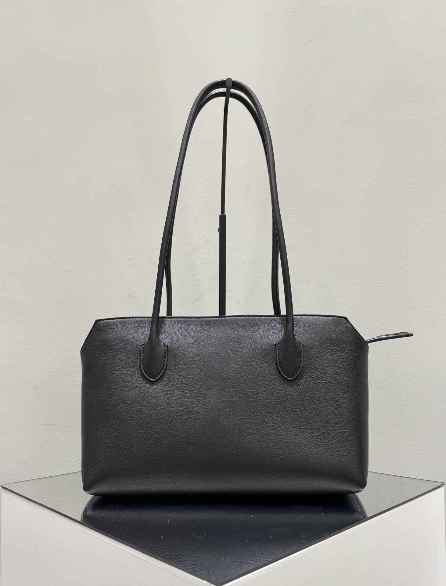 더로우 가방 75735 The Row Bag
